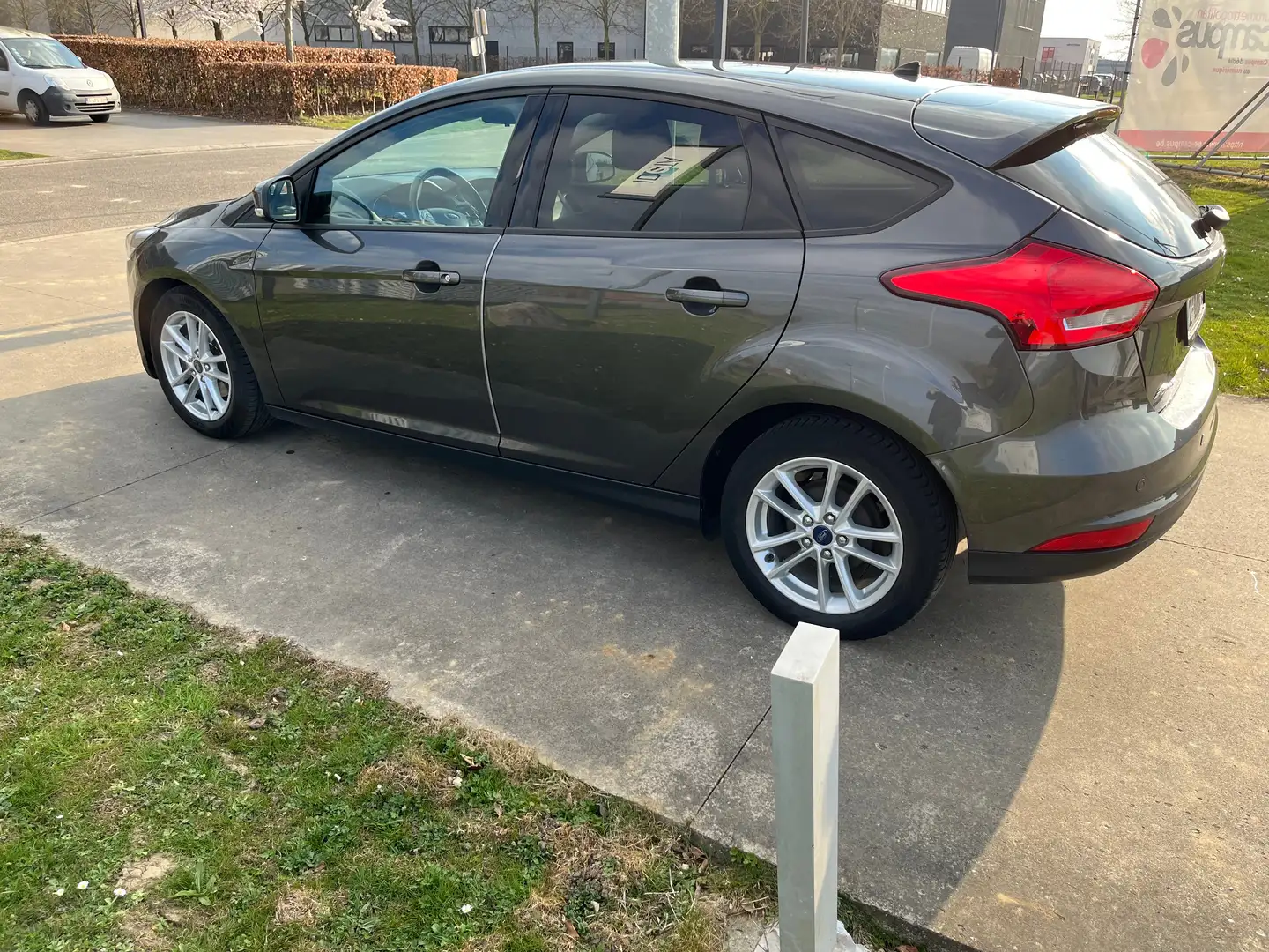 Ford Focus 1.5 TDCI+BusinessEdition-Lisez la Description- Noir - 2