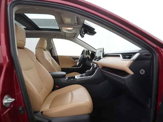 Toyota Rav4 view 3
