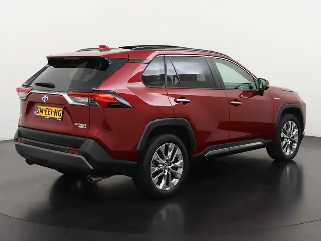 Toyota Rav4 view 4