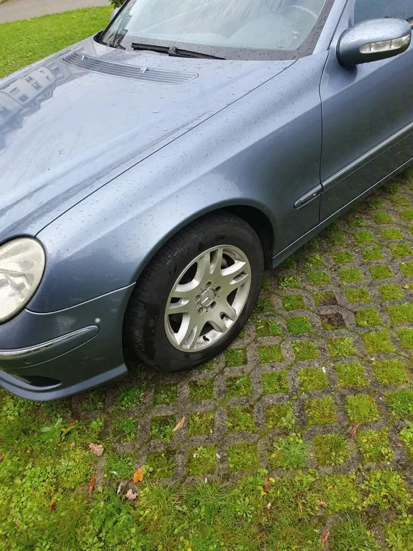 Mercedes-Benz E 270 CDI Elegance Blau - 1