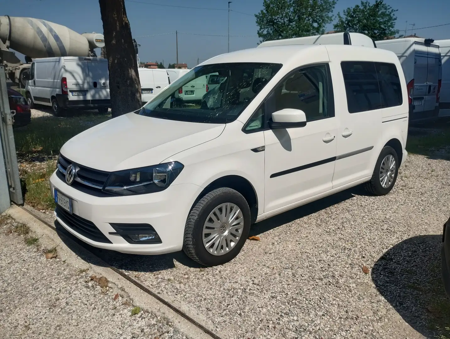 Volkswagen Caddy 2.0 TDI 102 CV DSG Plus Weiß - 2