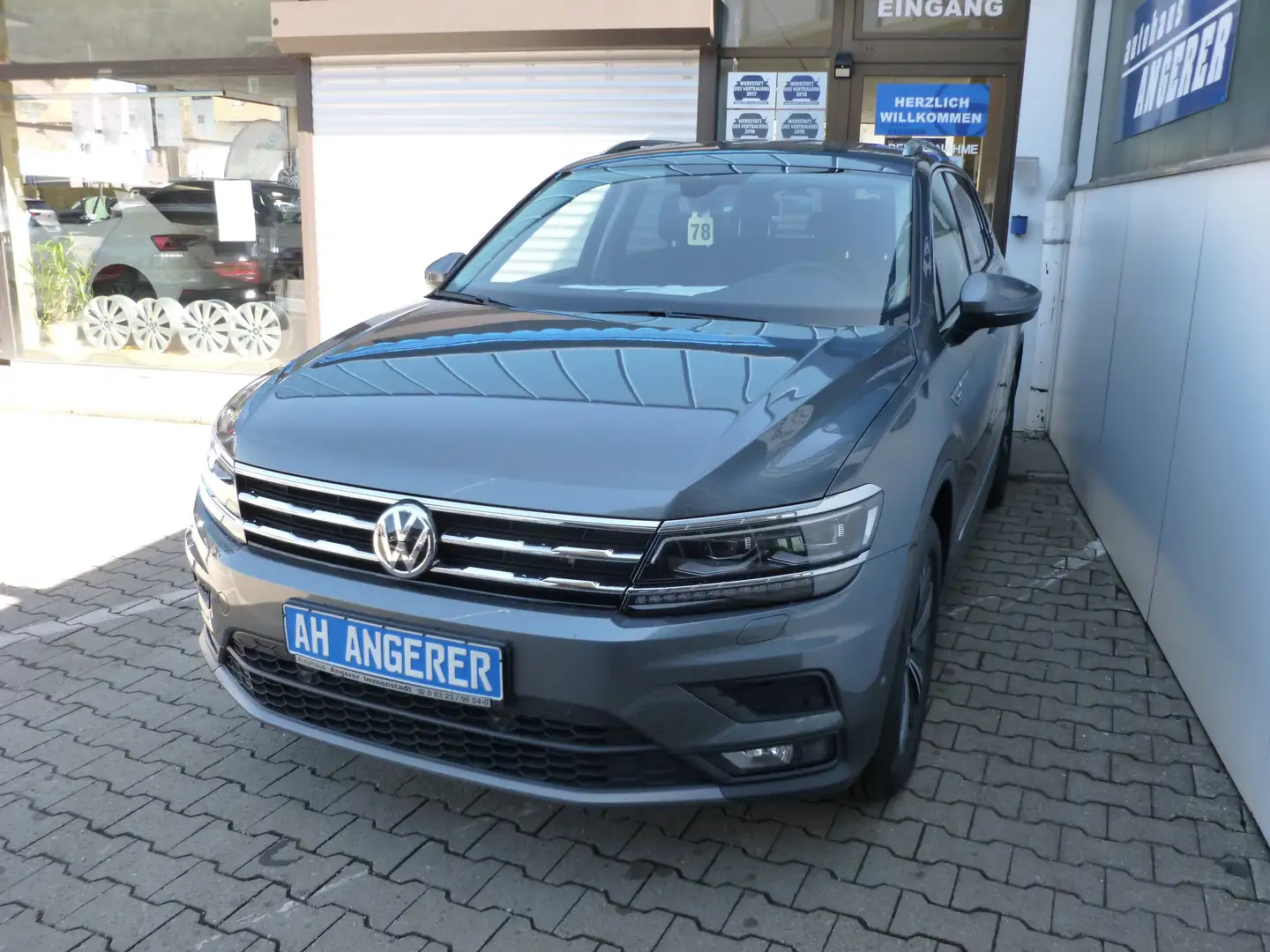 Volkswagen Tiguan Allspace Allspace 2.0 TSI 4x4 DSG Highline, 7Sitze, AHK Grau - 2