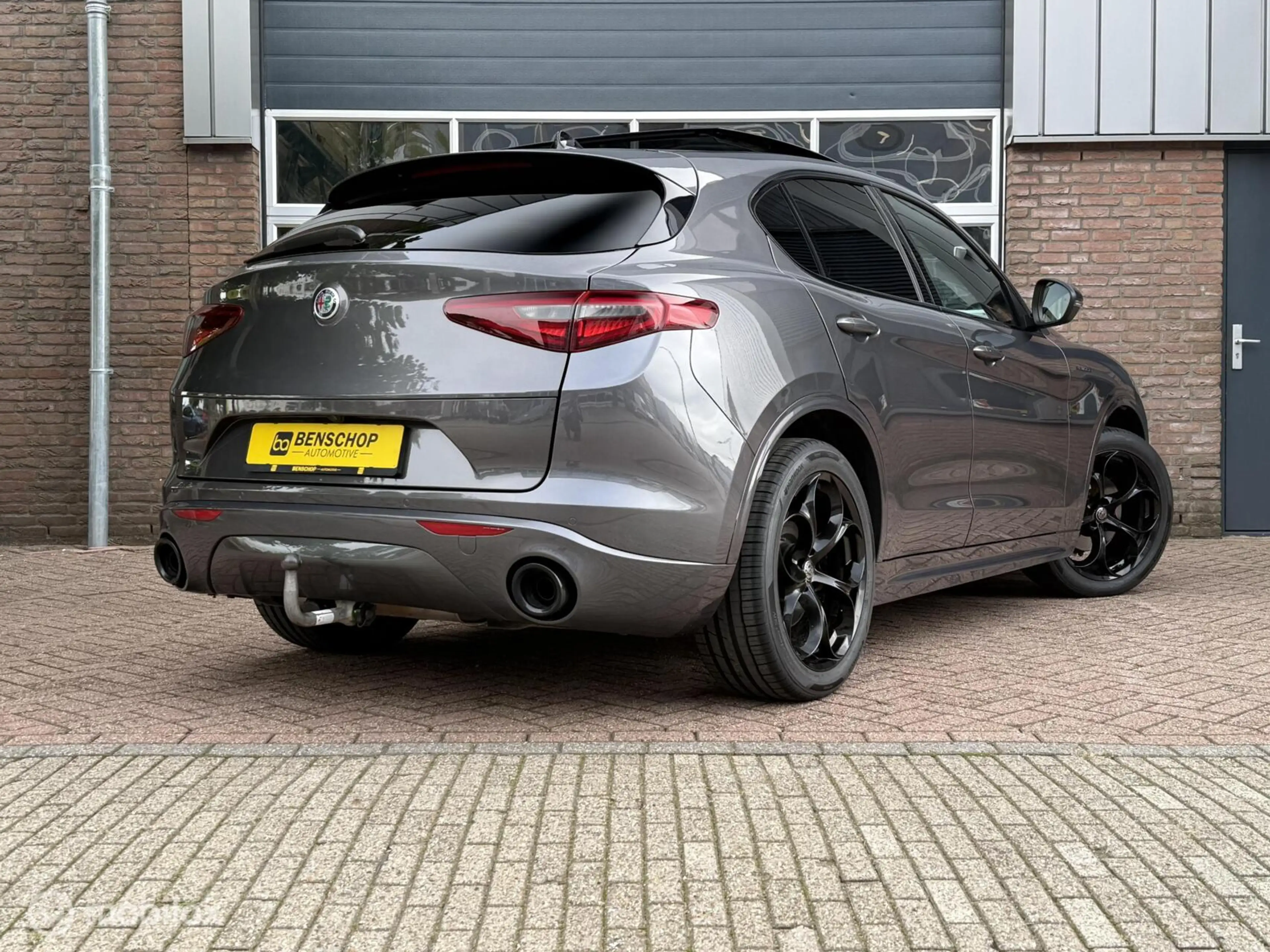 Alfa Romeo Stelvio 2.0 T AWD Veloce Panodak Leer Navi Carplay Camera — photo 2