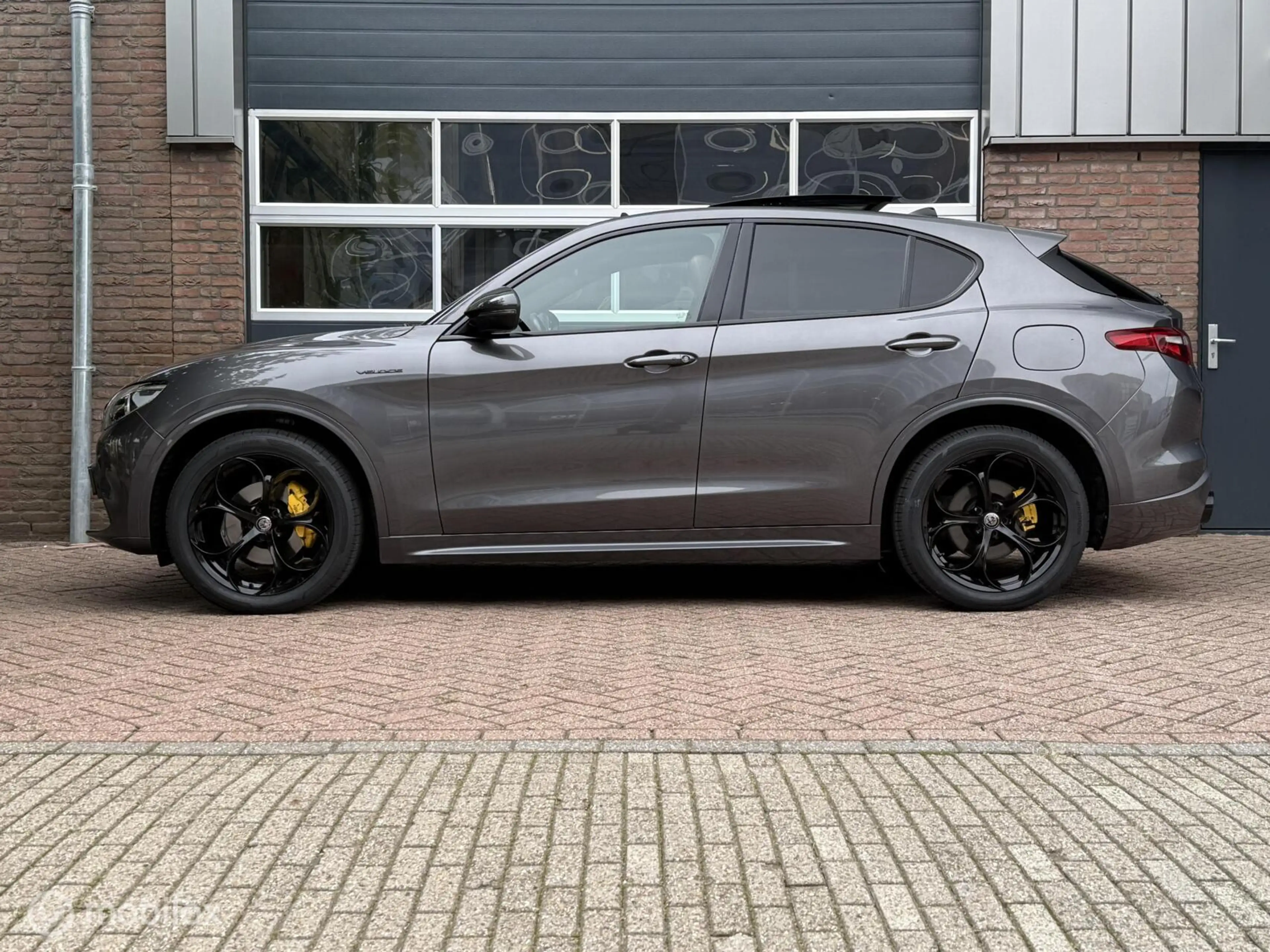 Alfa Romeo Stelvio 2.0 T AWD Veloce Panodak Leer Navi Carplay Camera — photo 11