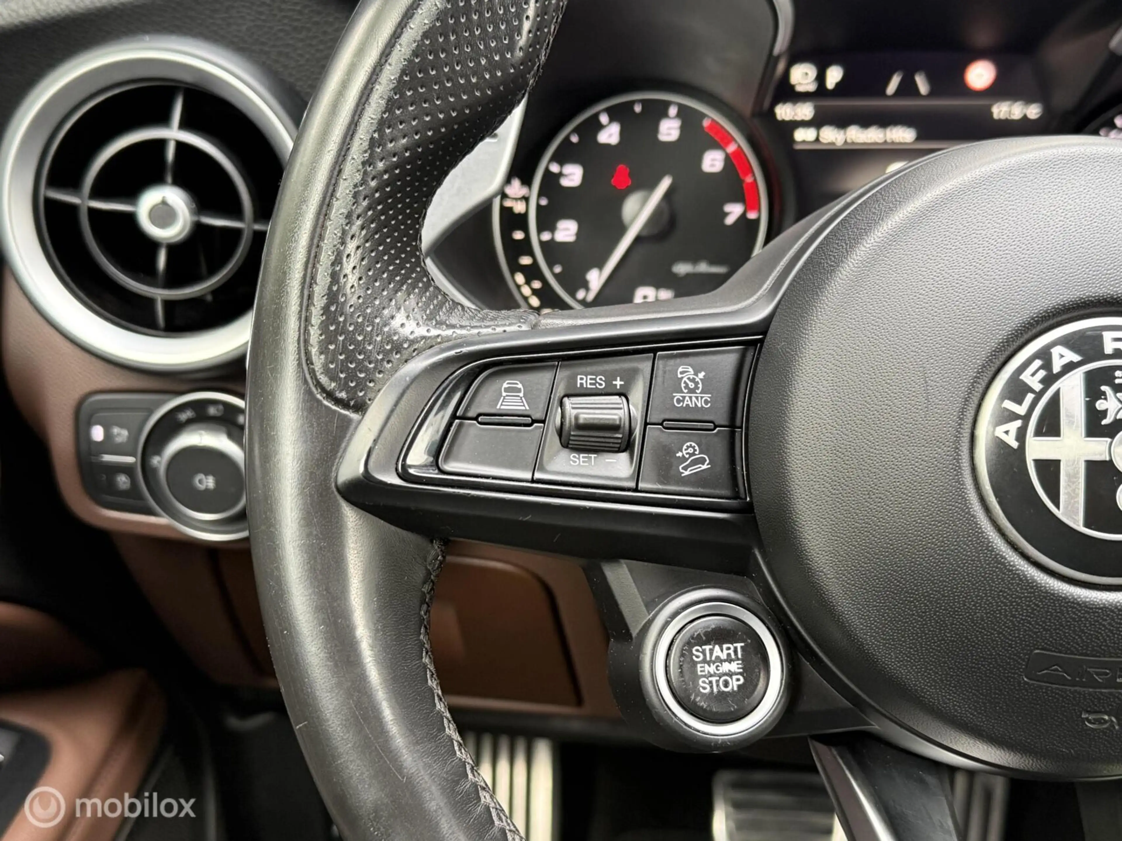 Alfa Romeo Stelvio 2.0 T AWD Veloce Panodak Leer Navi Carplay Camera — photo 15