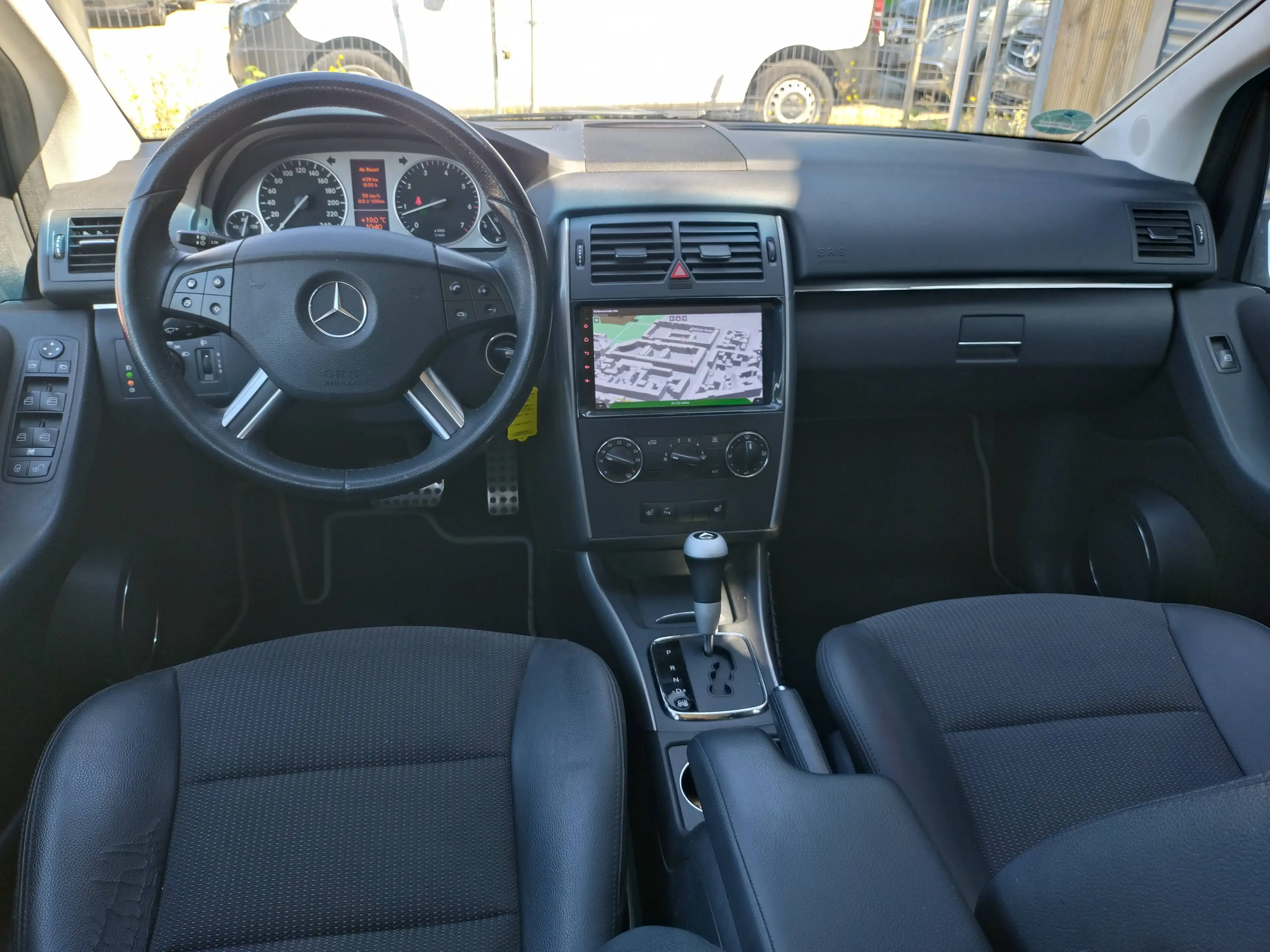 Mercedes-Benz B 180 B 180 +1Hd+Navi+SHZ+PDC+Temp+Blue+N.Tüv