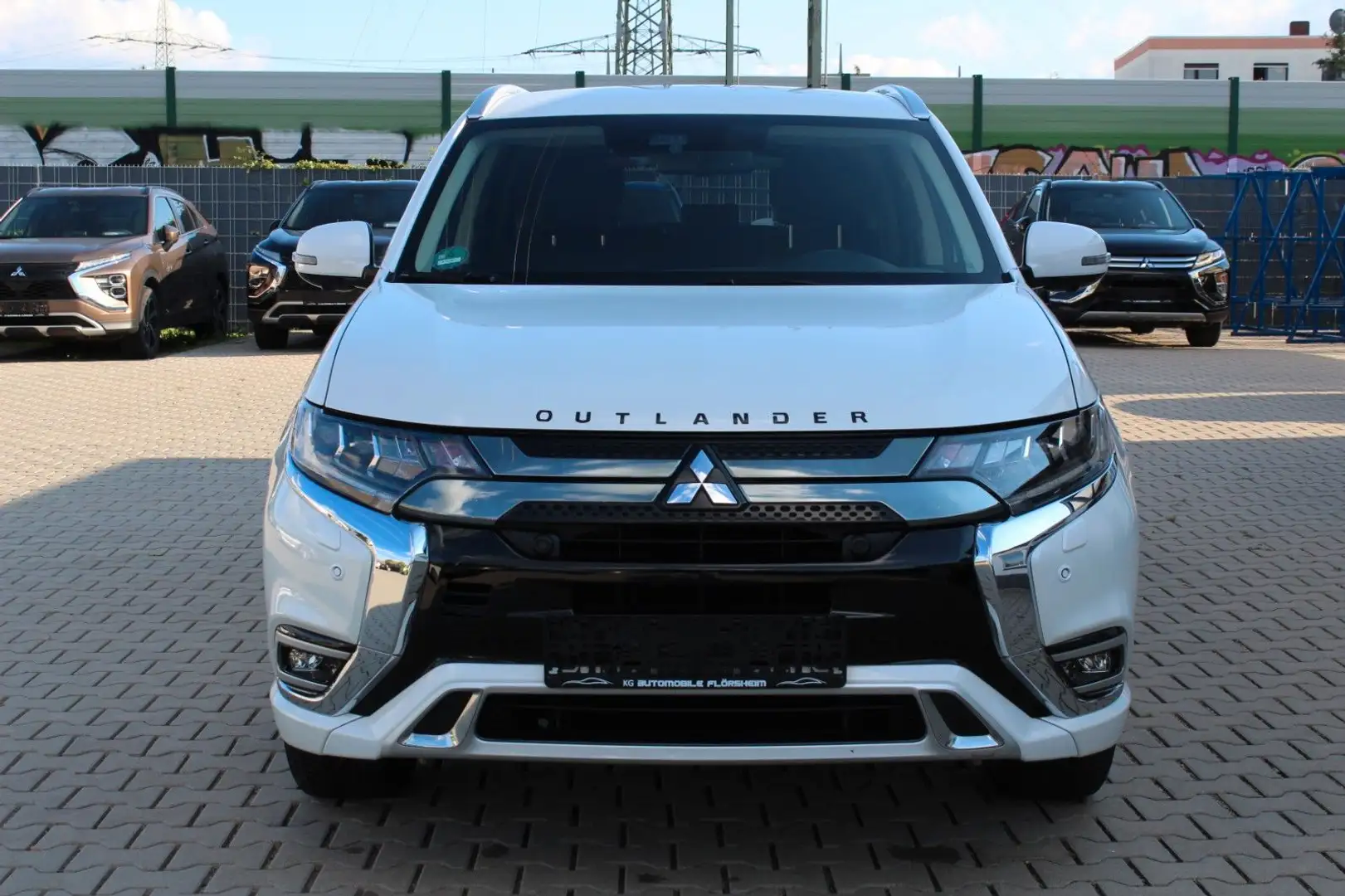 Mitsubishi Outlander 2.4 PHEV Plus 4WD LED Leder AHK Weiß - 2