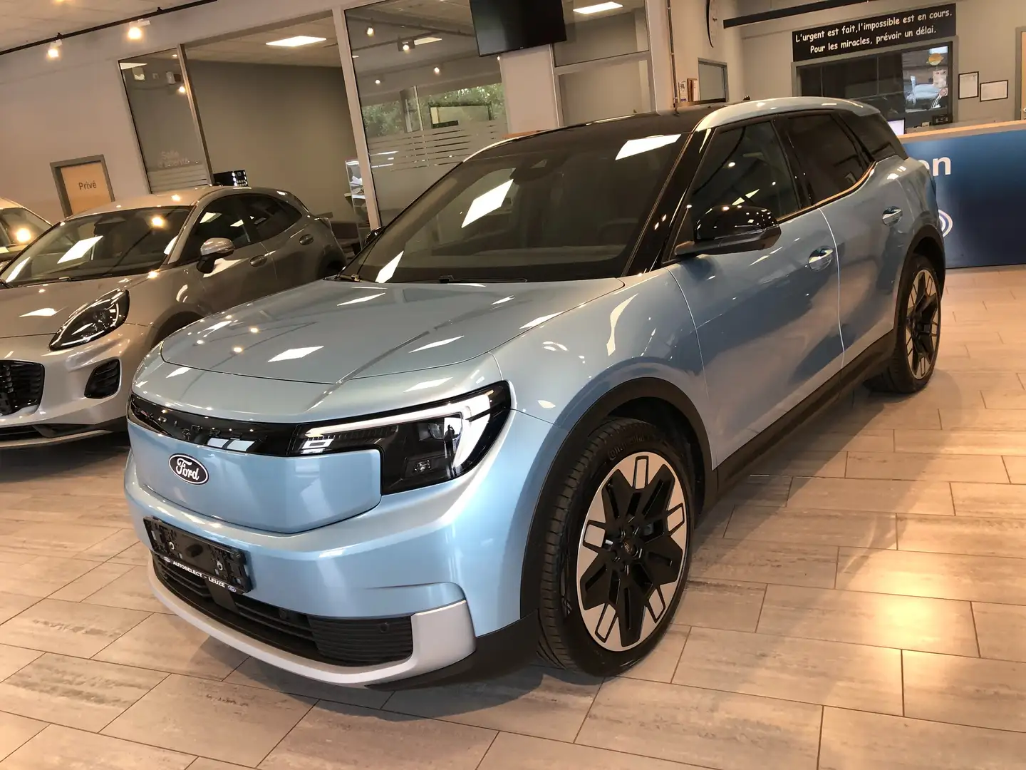 Ford Explorer e-Explorer 77 kWh RWD Premium FULL OPTION DE DIR.. Синий - 1