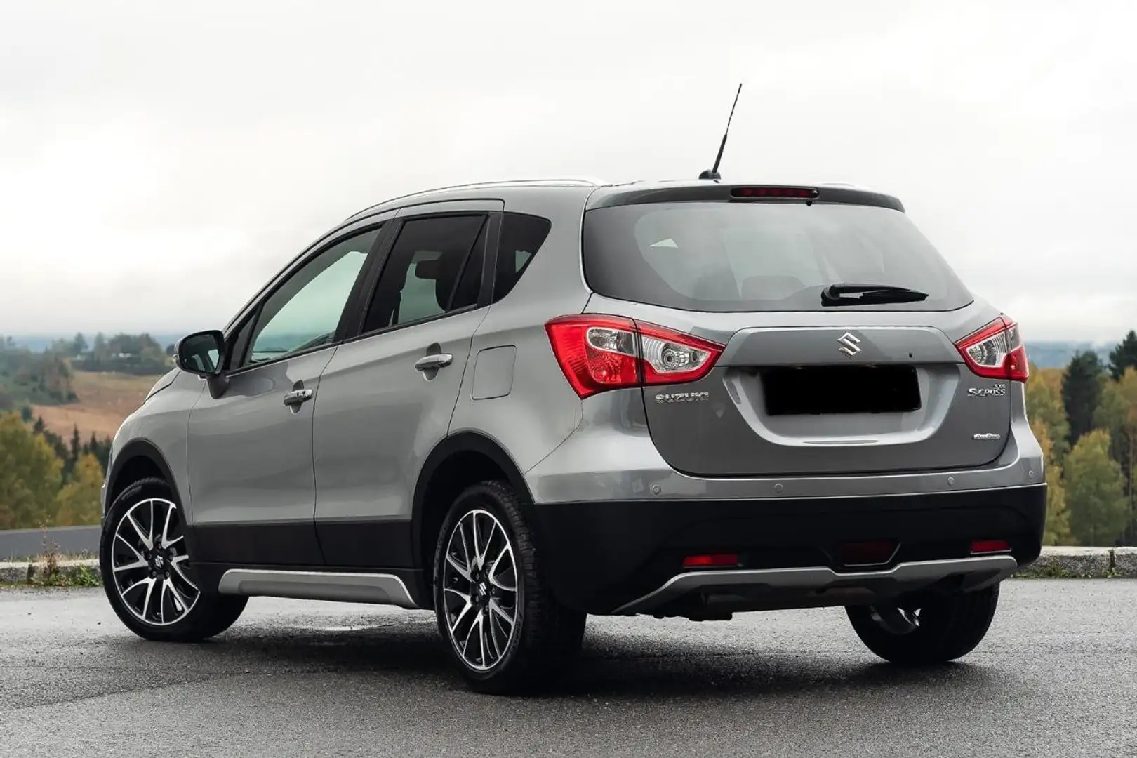 Suzuki SX4 S-Cross 1.6 VVT CVT 4x4 Comfort Grau - 2