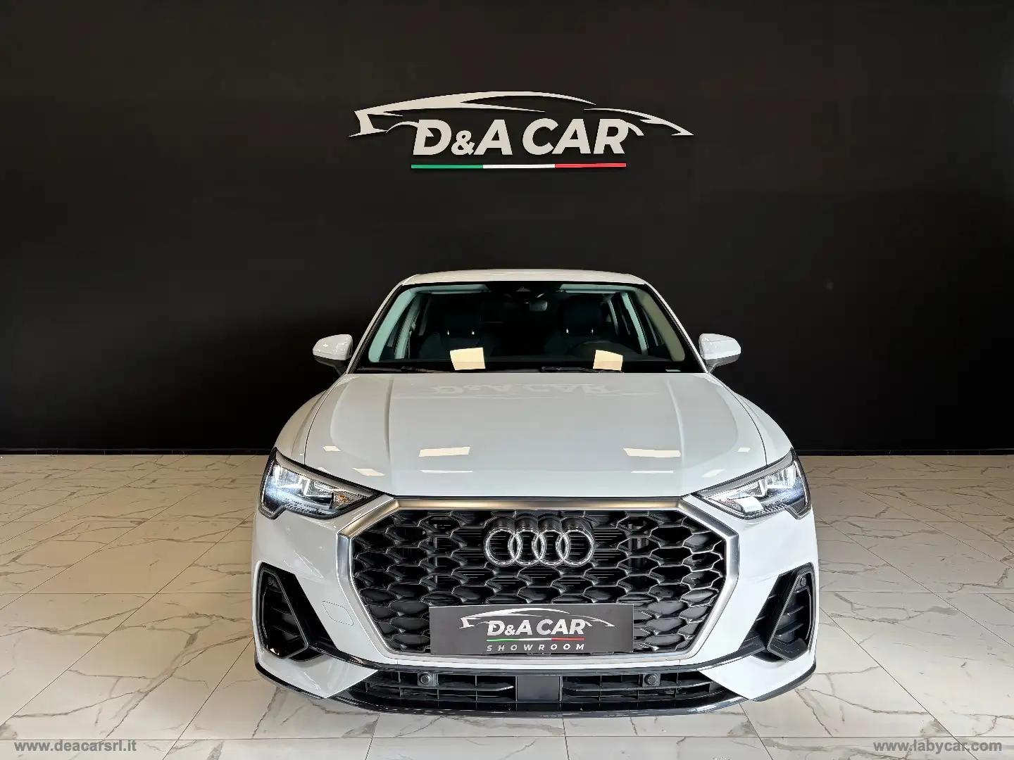 Audi Q3 SPB 35 TFSI S tronic Bílá - 2