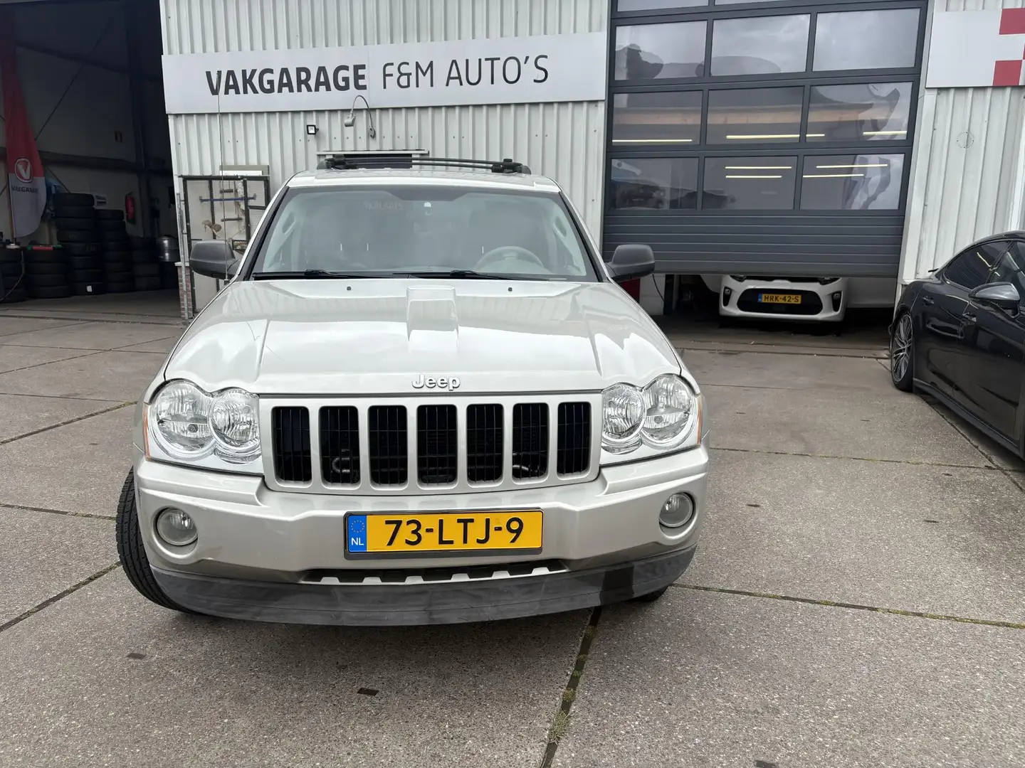 Jeep Grand Cherokee 3.7 V6 Laredo Grijs - 2