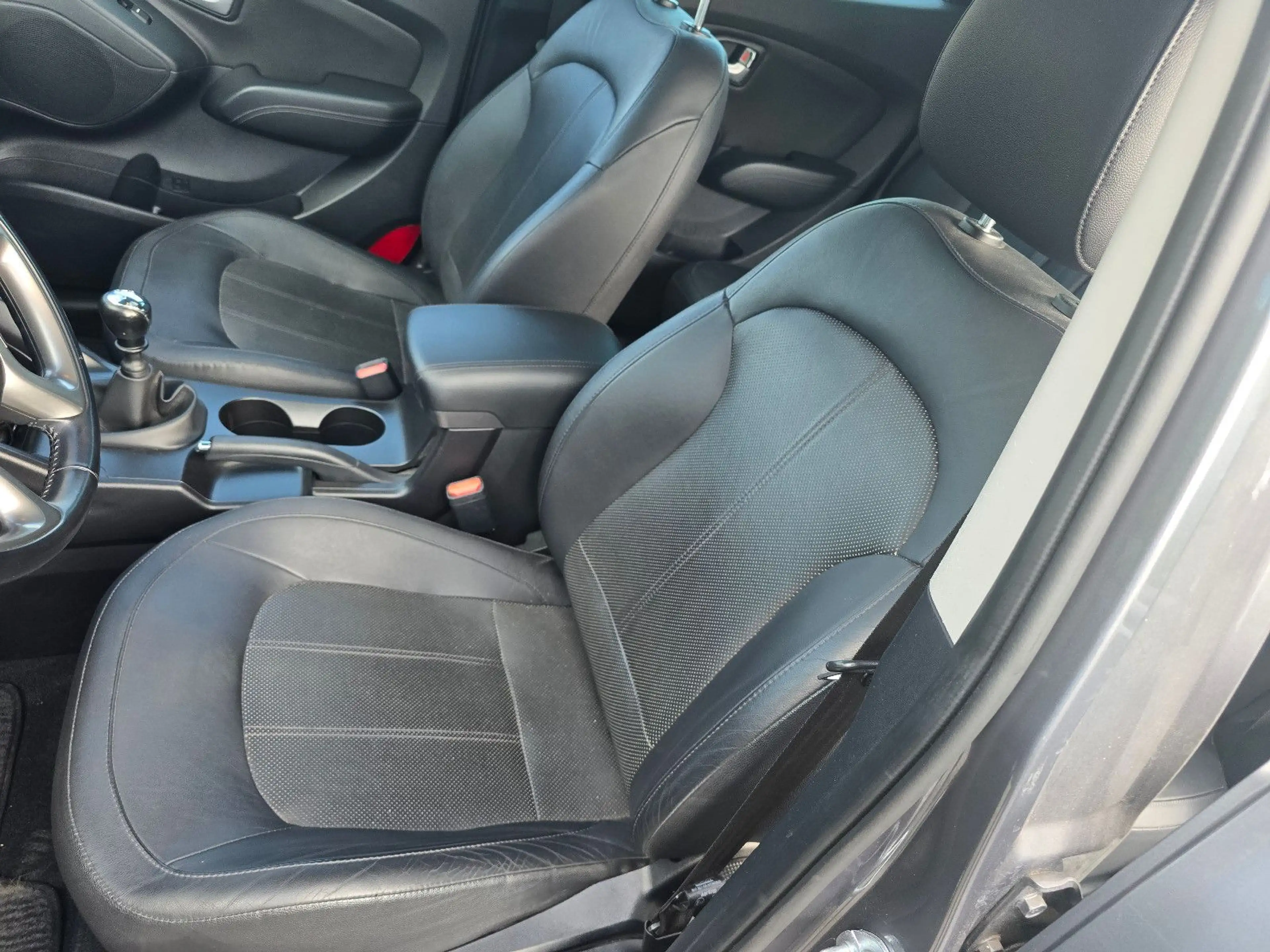 Hyundai iX35 Trend 2WD TÜV NEU — photo 11