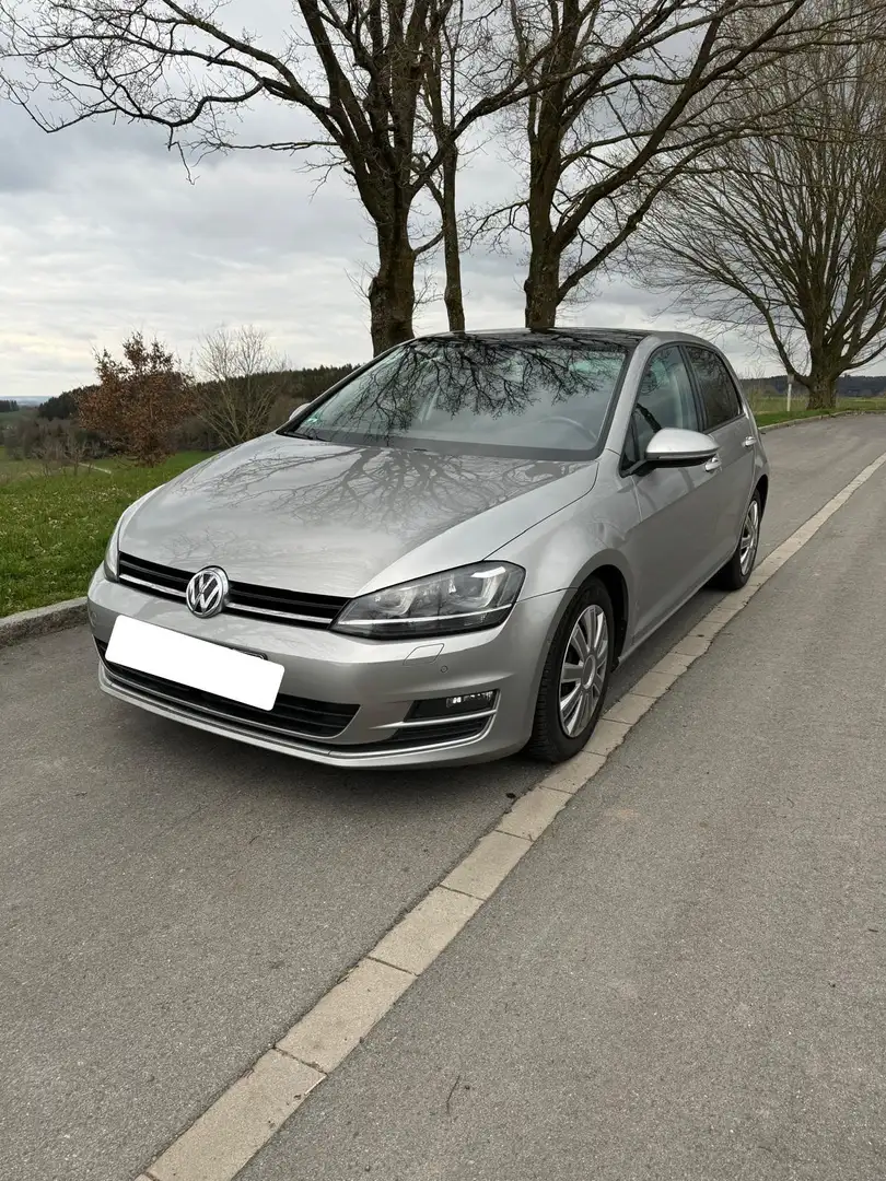 Volkswagen Golf 2.0 TDI BlueMotion Technology DSG Highline - 1