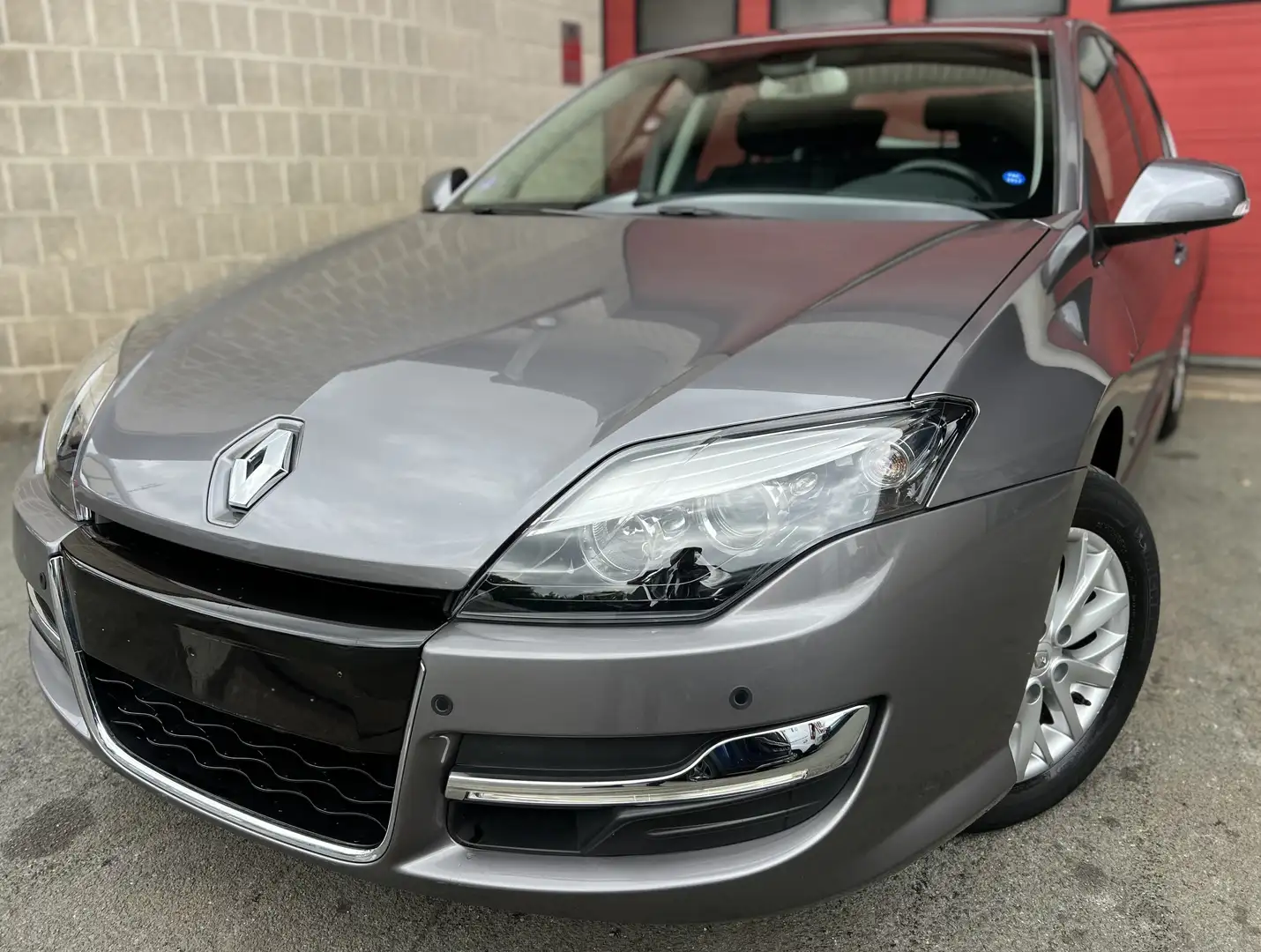 Renault Laguna 1.6i Latitude + CAR-PASS + CLIM + JANTES ALU Gris - 1