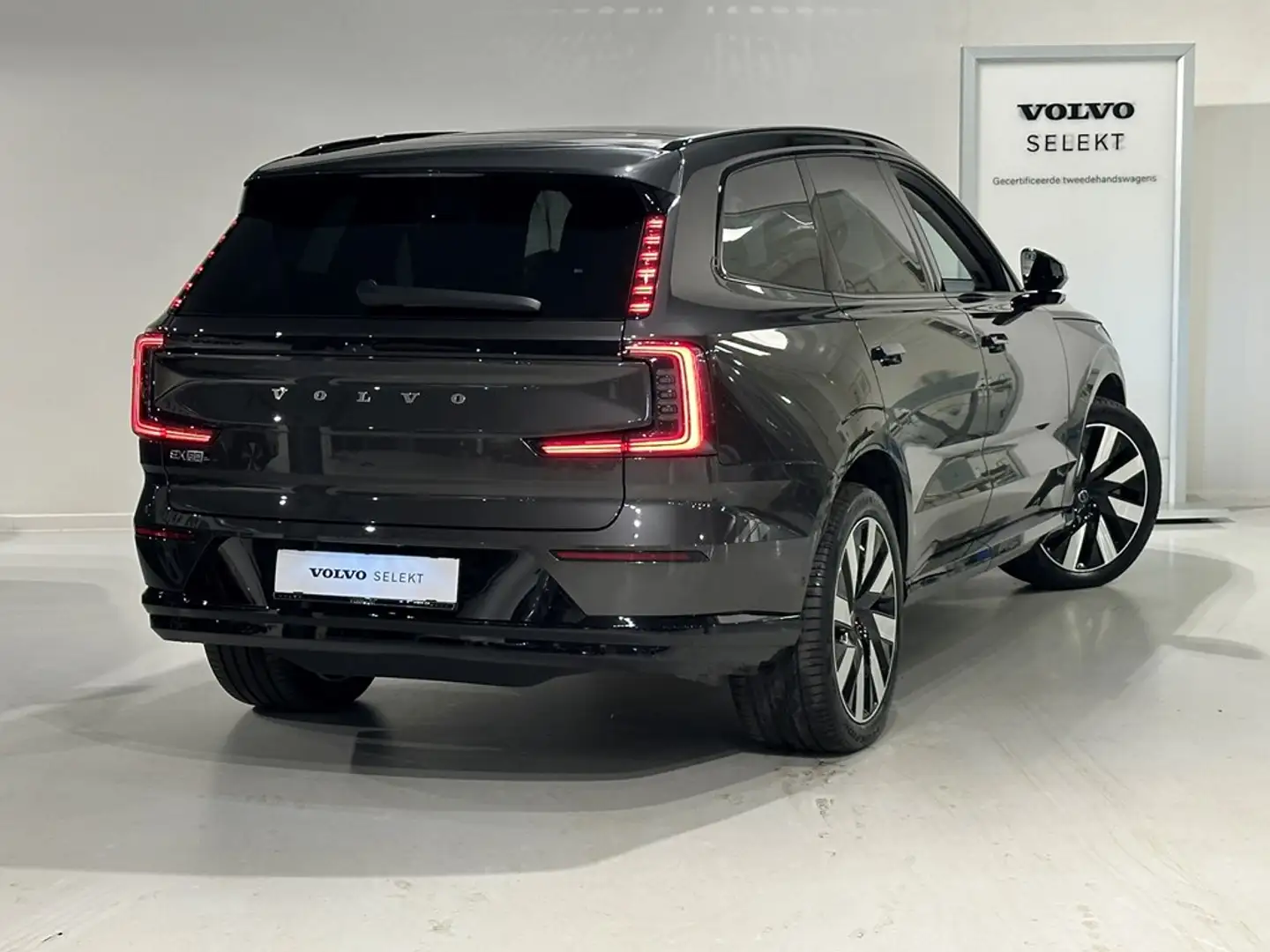 Volvo EX90 Ultra Twin Motor + LUCHTVERING/B&W/TREKHAAK Gris - 2