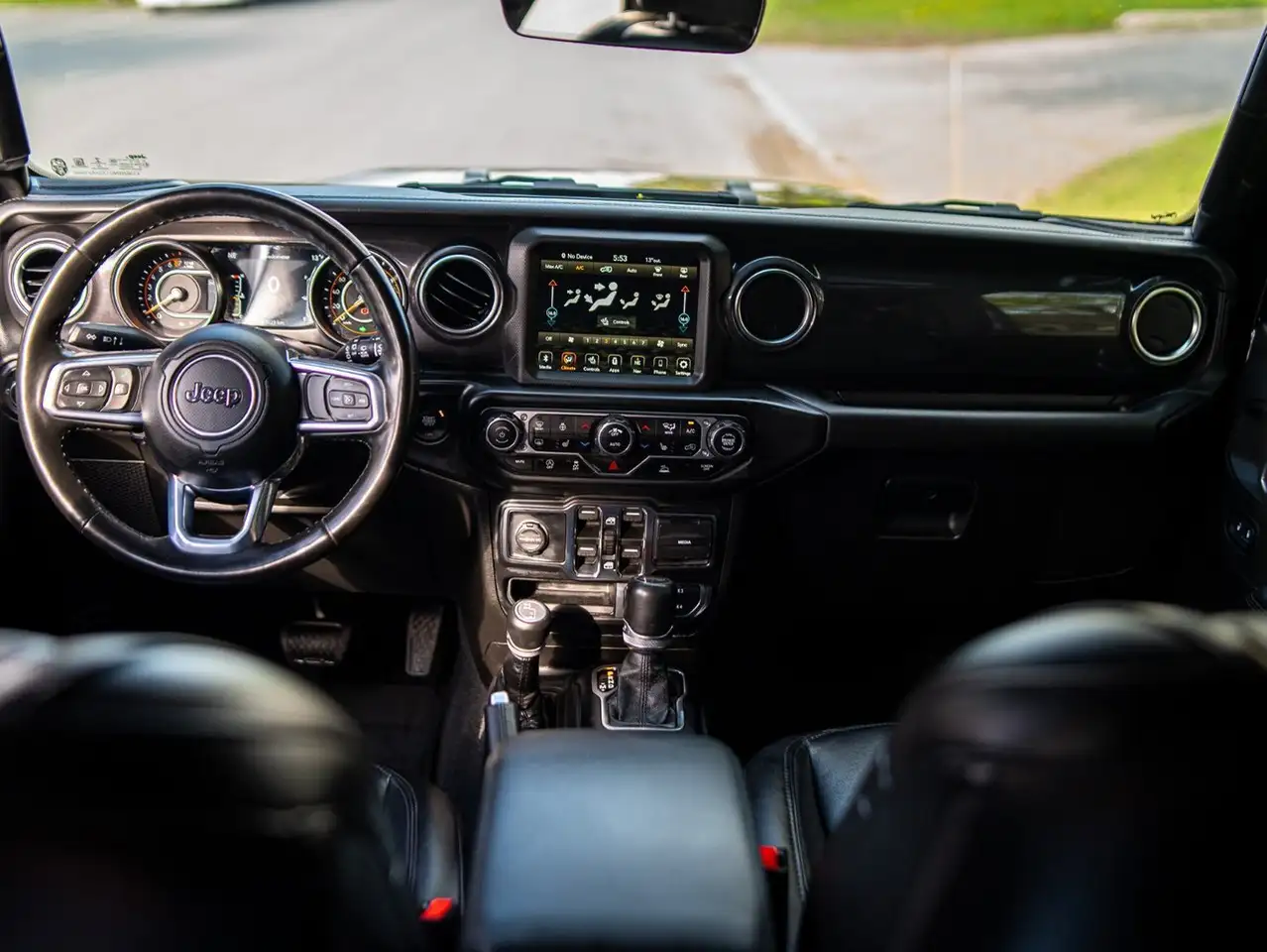 Jeep Wrangler снимка Jeep Wrangler