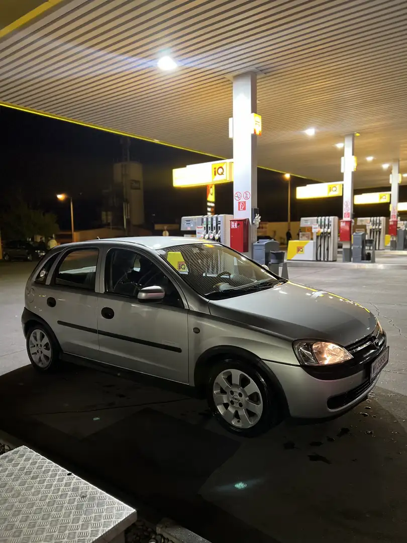 Opel Corsa 1.7 DTI 16V Sport - 2