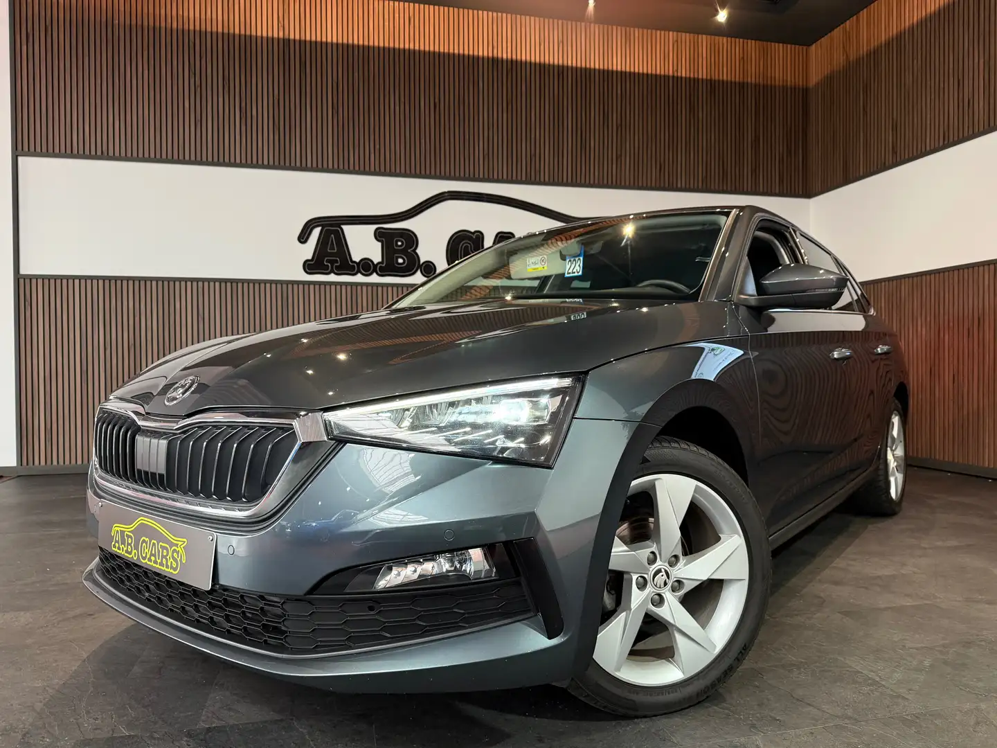 Skoda Scala 1.0 TSI *GARANTIE 12MOIS*1ER PROPRIÉTAIRE Grau - 1