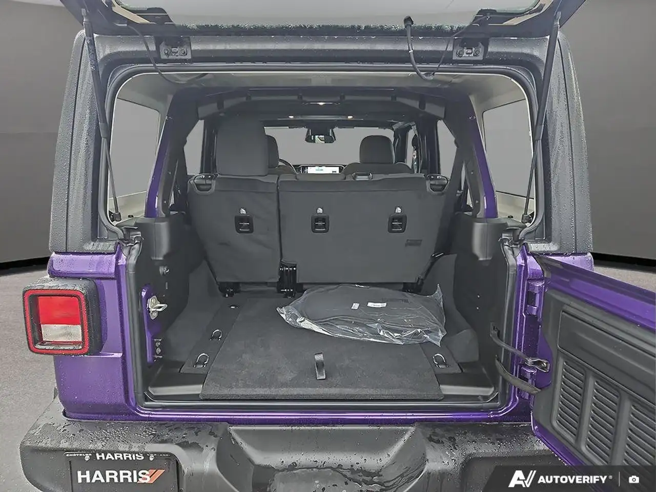 Jeep Wrangler снимка Jeep Wrangler