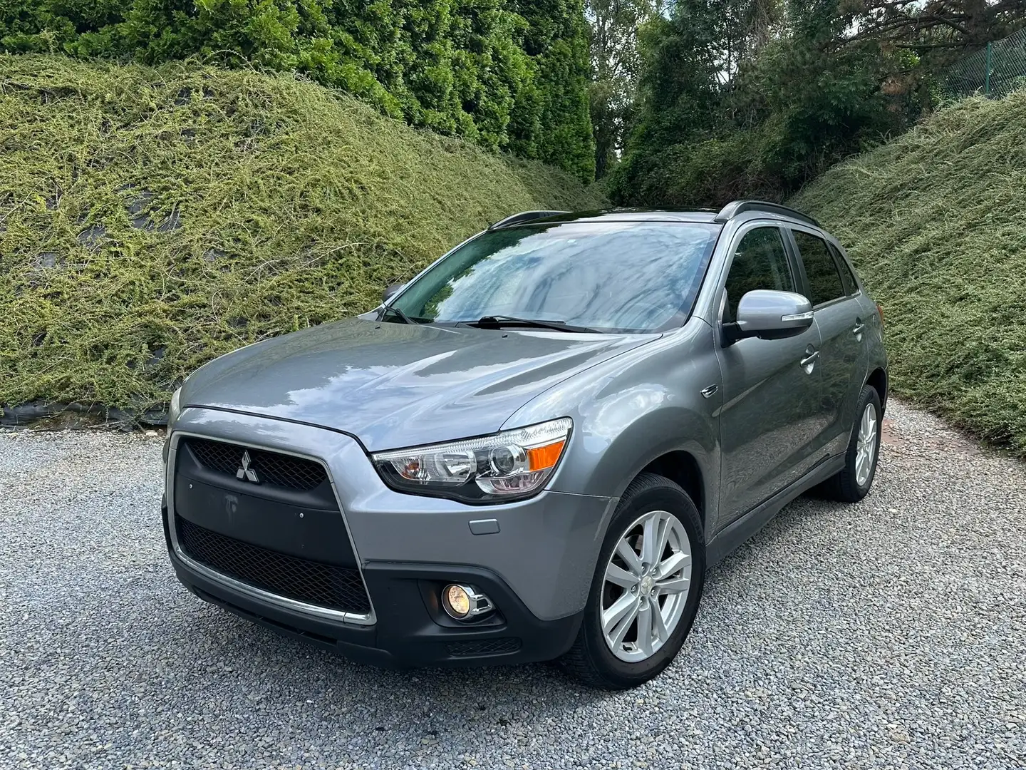 Mitsubishi ASX 1.8 Di-D /Toit Pano /Carnet d'entretien Mitsubishi Gris - 1
