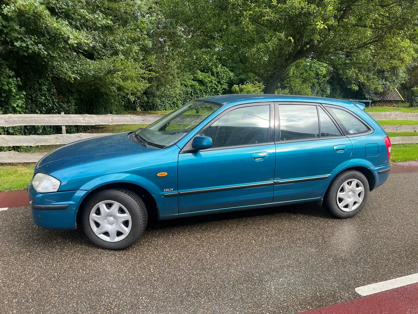 Mazda 323 1.8i F GLX APK tm Juli 2026 Groen - 2