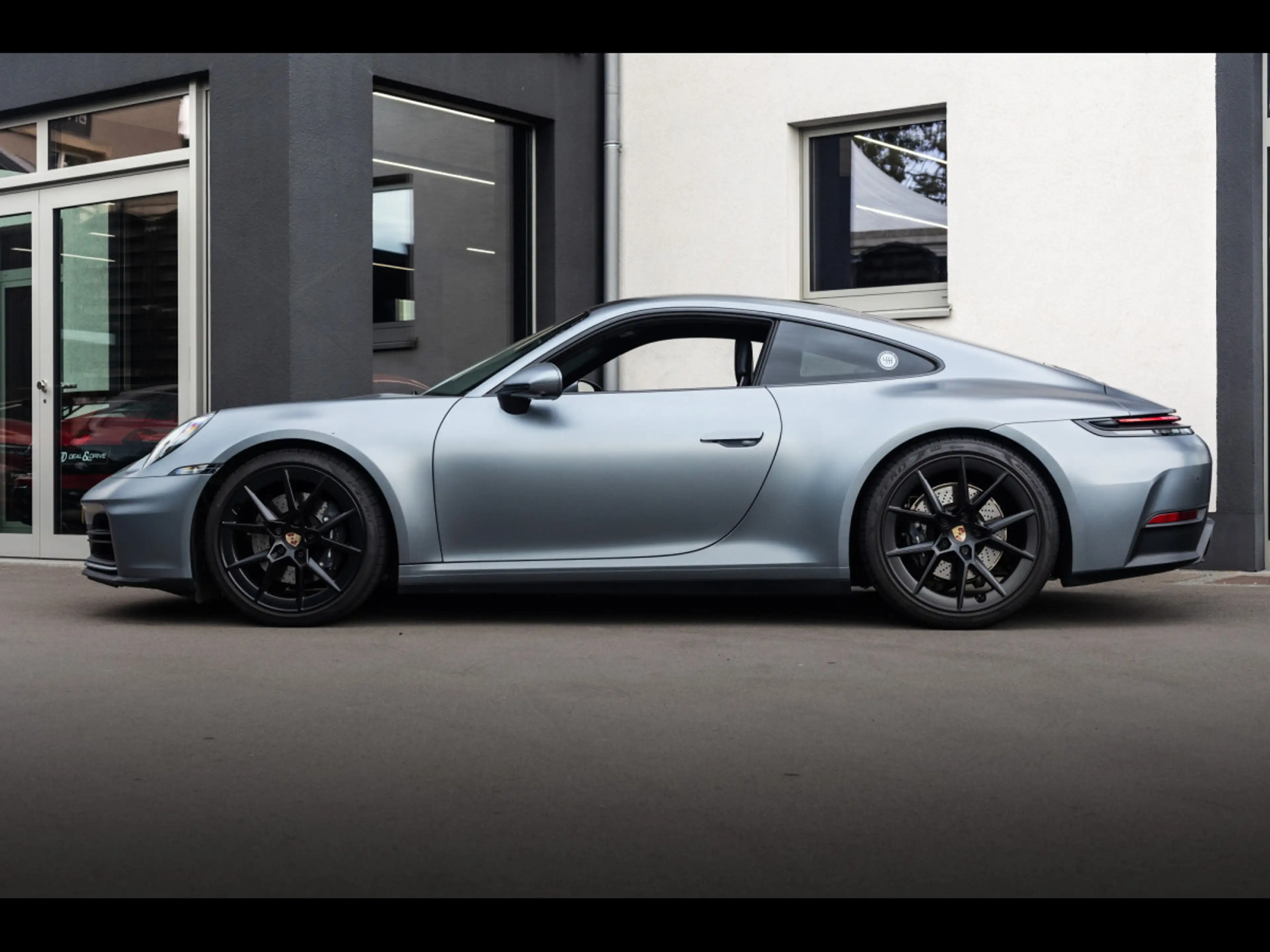 Porsche 911 (992.2) CARRERA T MANUAL°VANADIUM GREY°SATIN PPF — photo 2