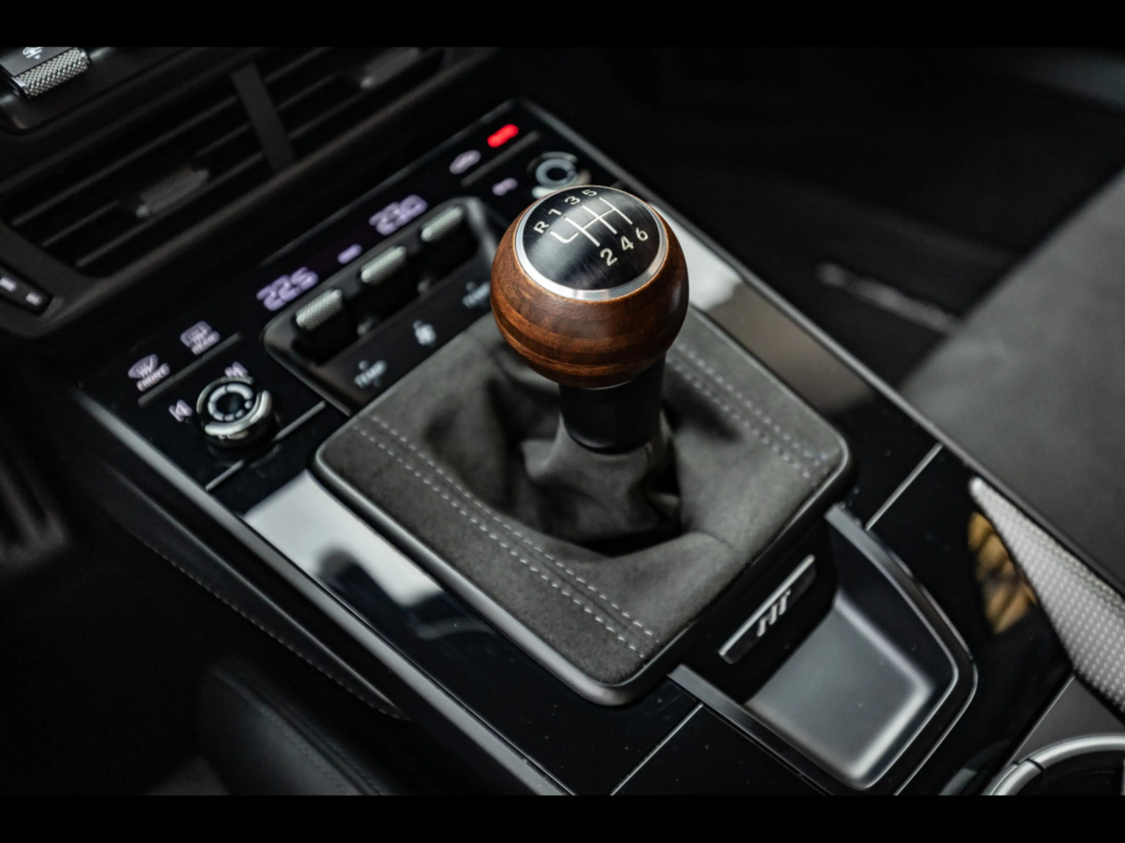 Porsche 911 (992.2) CARRERA T MANUAL°VANADIUM GREY°SATIN PPF — photo 14
