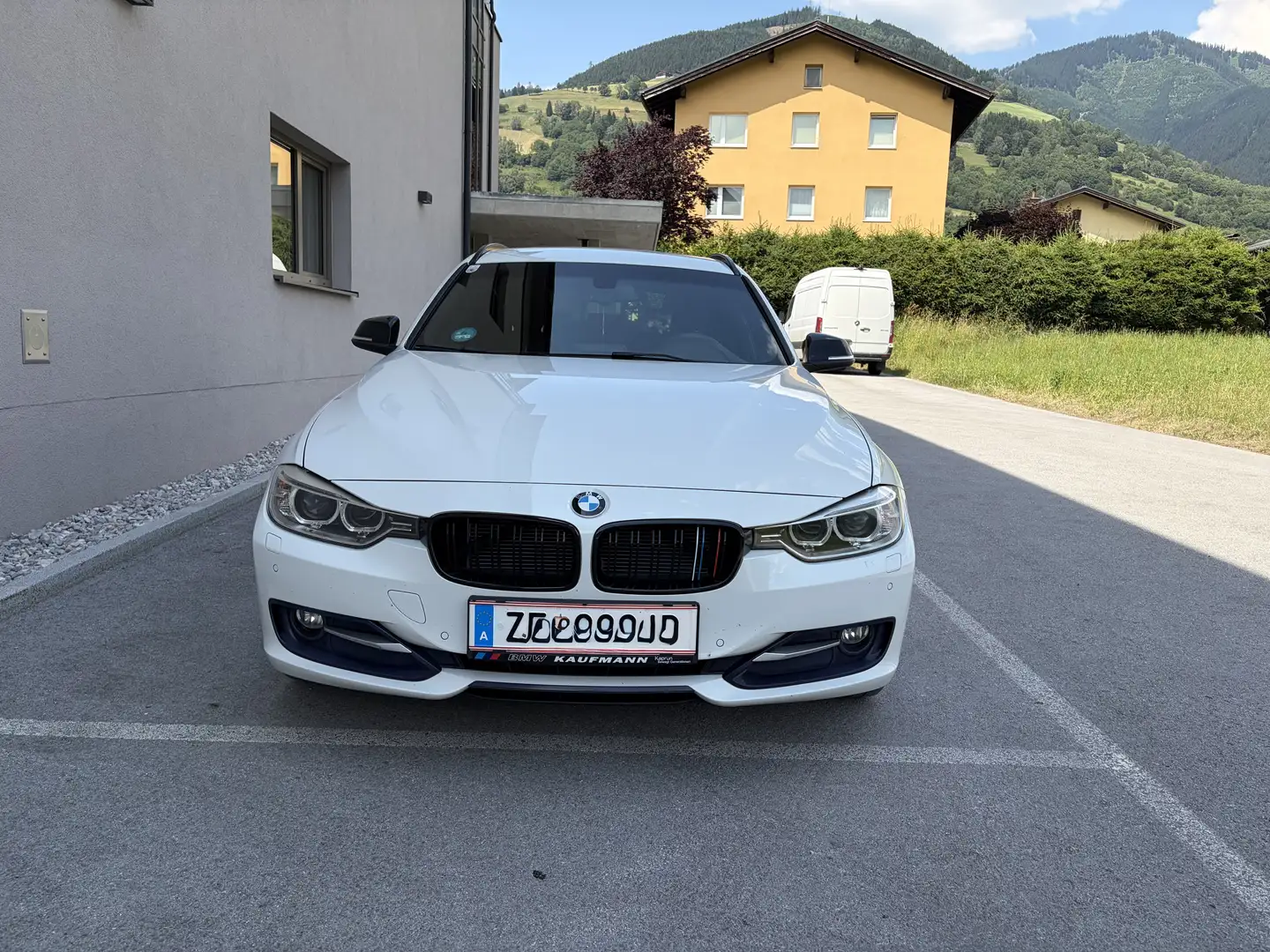 BMW 318 318d xDrive Touring Weiß - 2