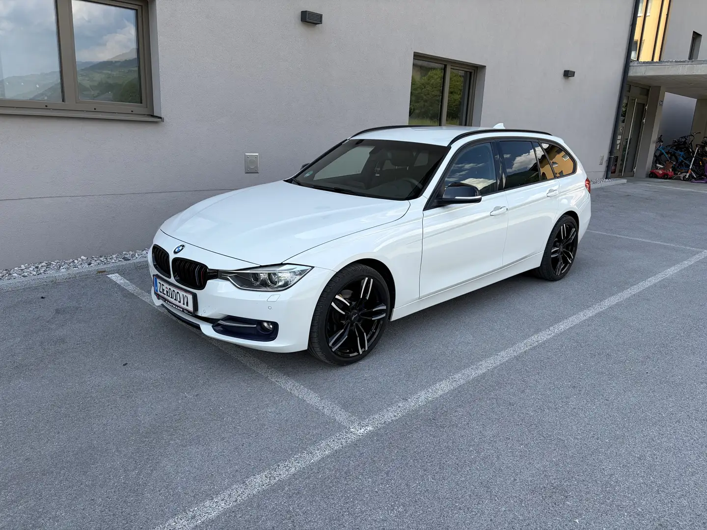 BMW 318 318d xDrive Touring Weiß - 1