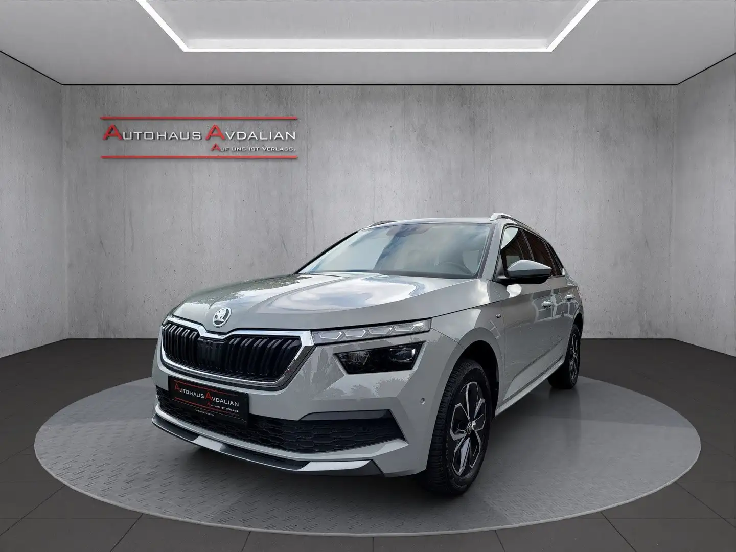 Skoda Kamiq 1.5 TSI Drive 125 R-KAM|LED|CarPlay|TEMPO Grau - 1