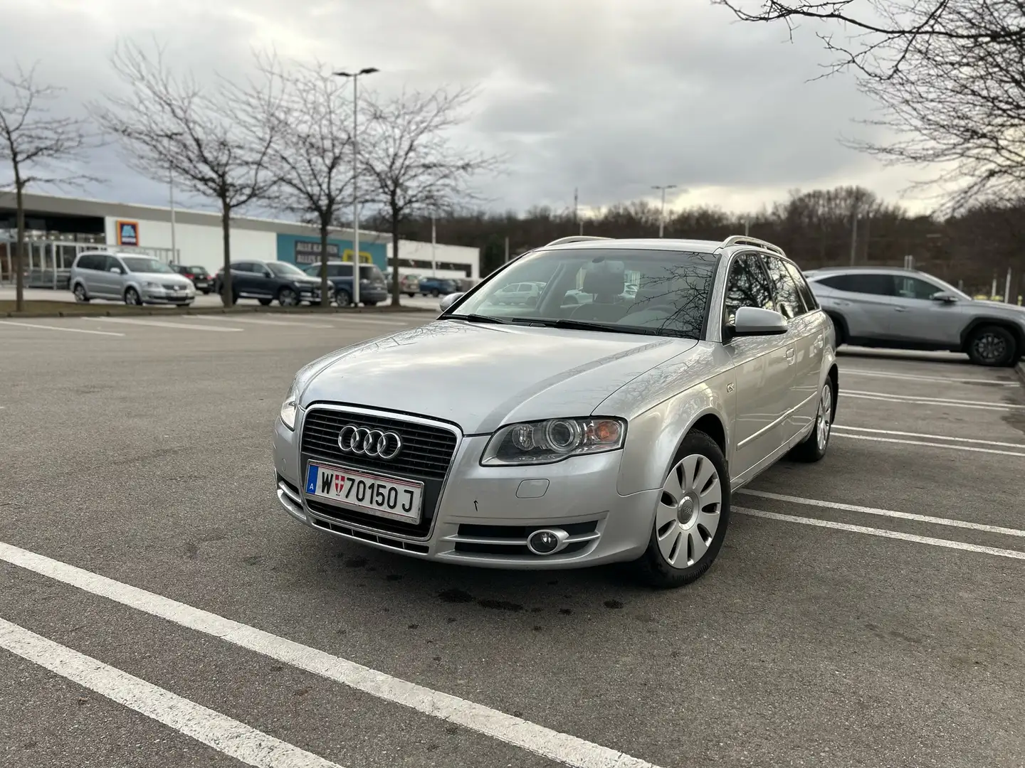 Audi A4 Avant 2,7 TDI V6 DPF Multitronic Grau - 1