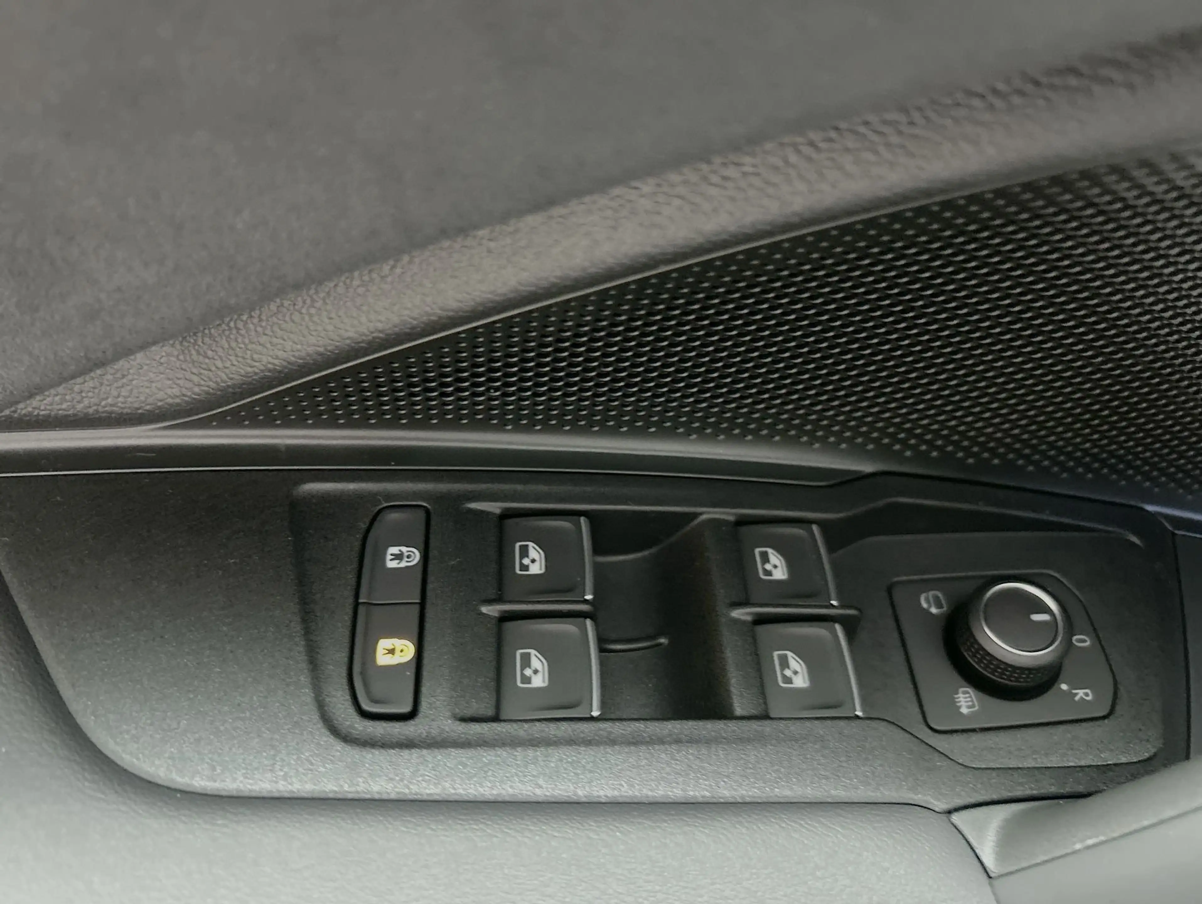 Volkswagen Tayron 1.5 eHybrid R-Line CarPlay Pano Black ACC — photo 13