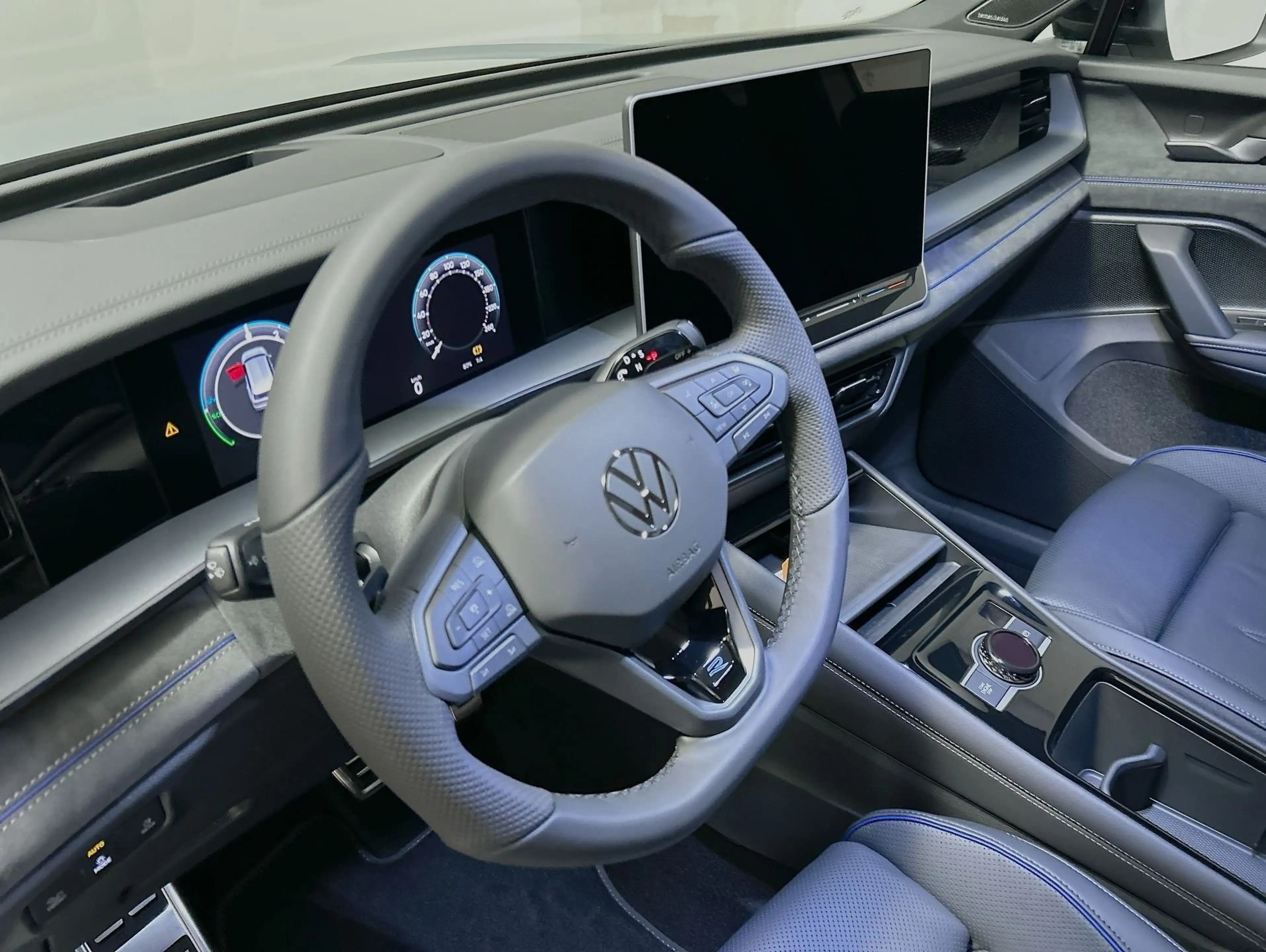 Volkswagen Tayron 1.5 eHybrid R-Line CarPlay Pano Black ACC — photo 9