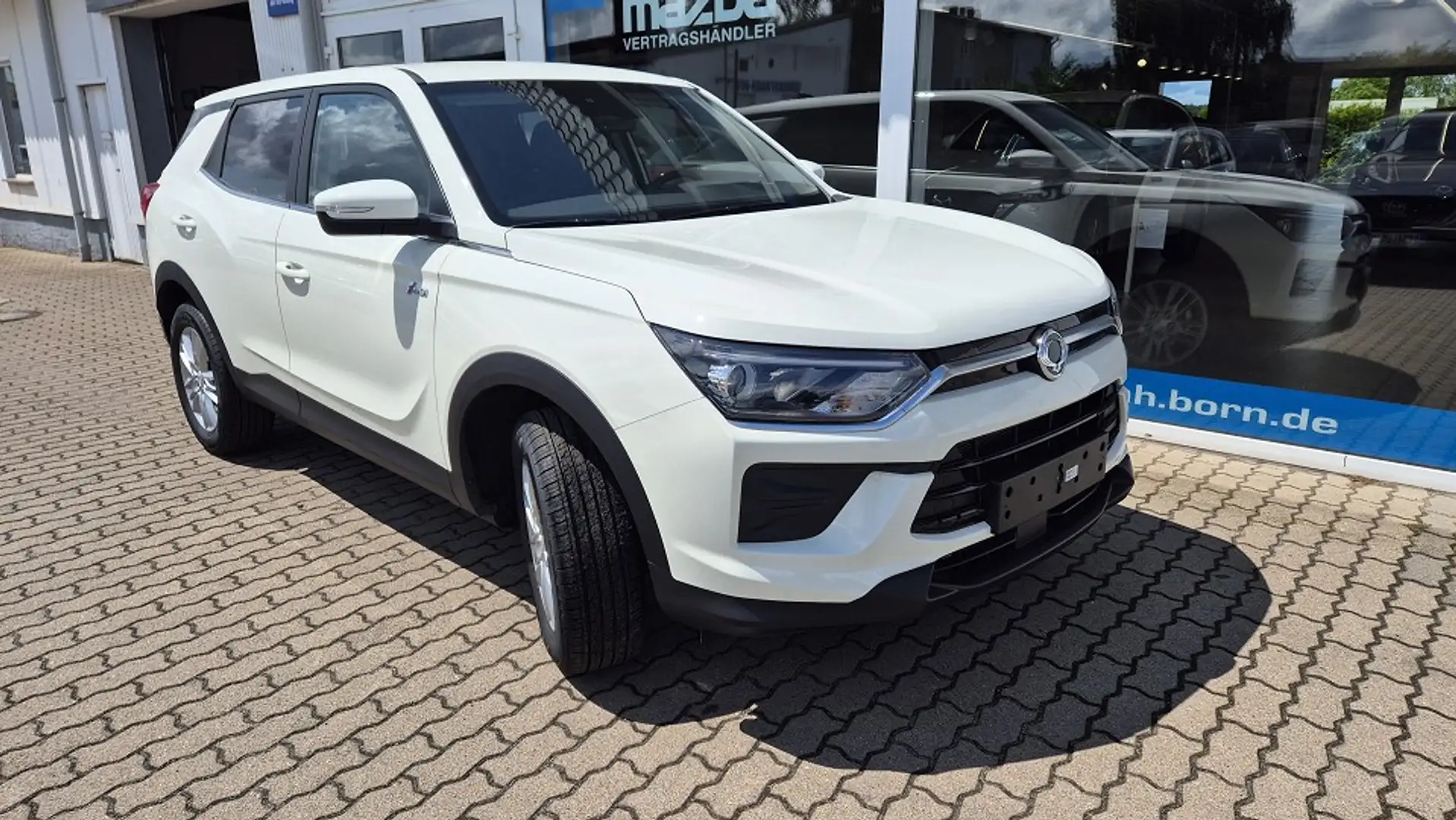 KGM Korando 6AT 2WD Nomad Fehér - 1