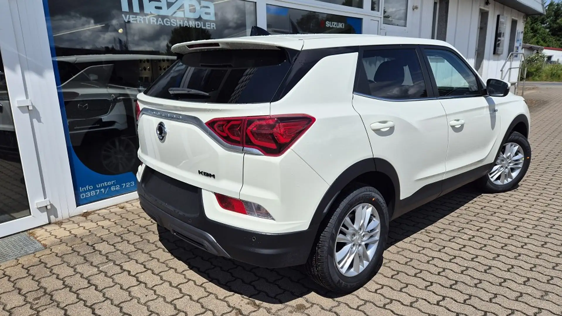 KGM Korando 6AT 2WD Nomad Fehér - 2