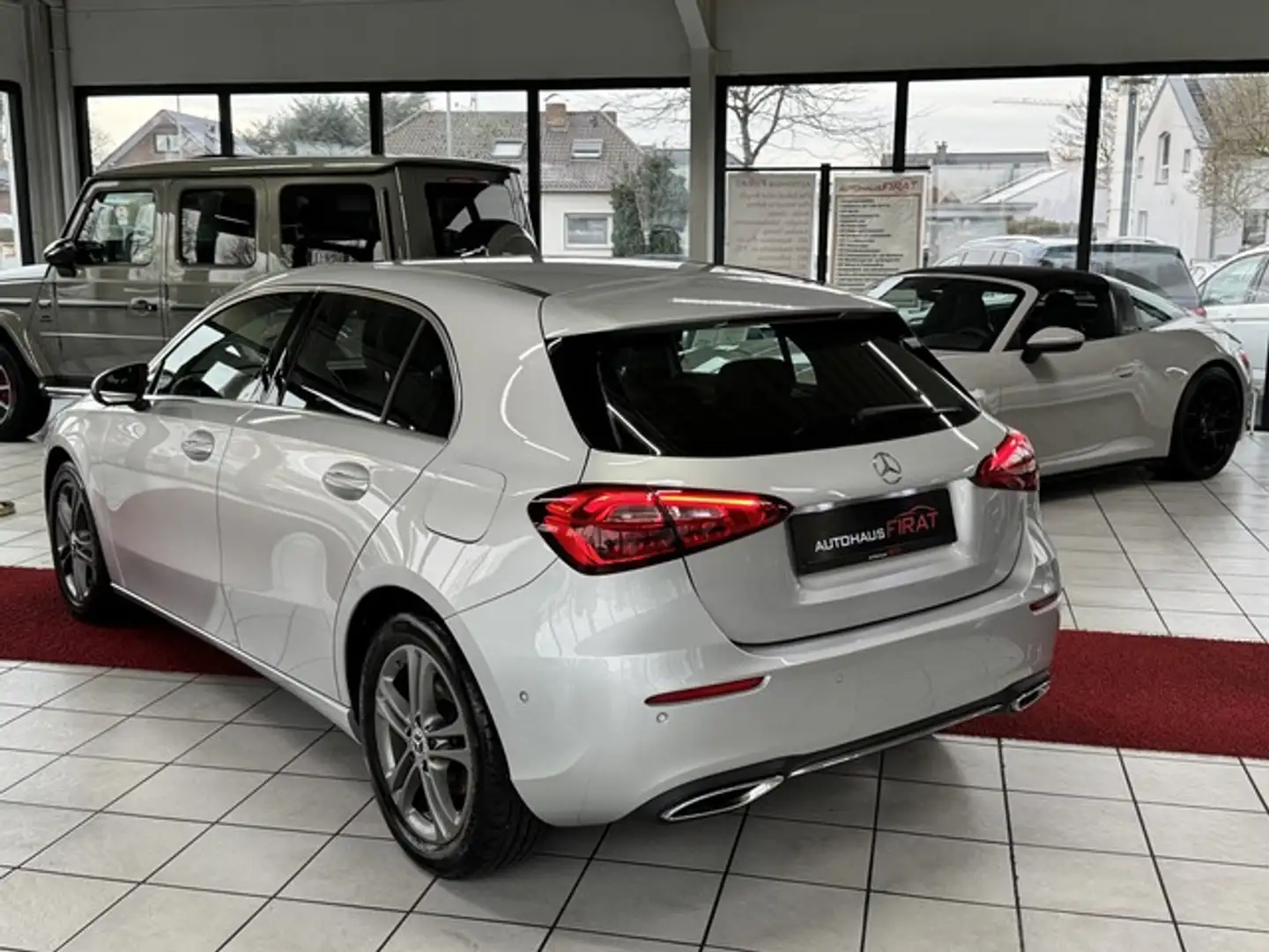 Mercedes-Benz A 200 Kamera+Navi+Leder+Alu Silber - 2