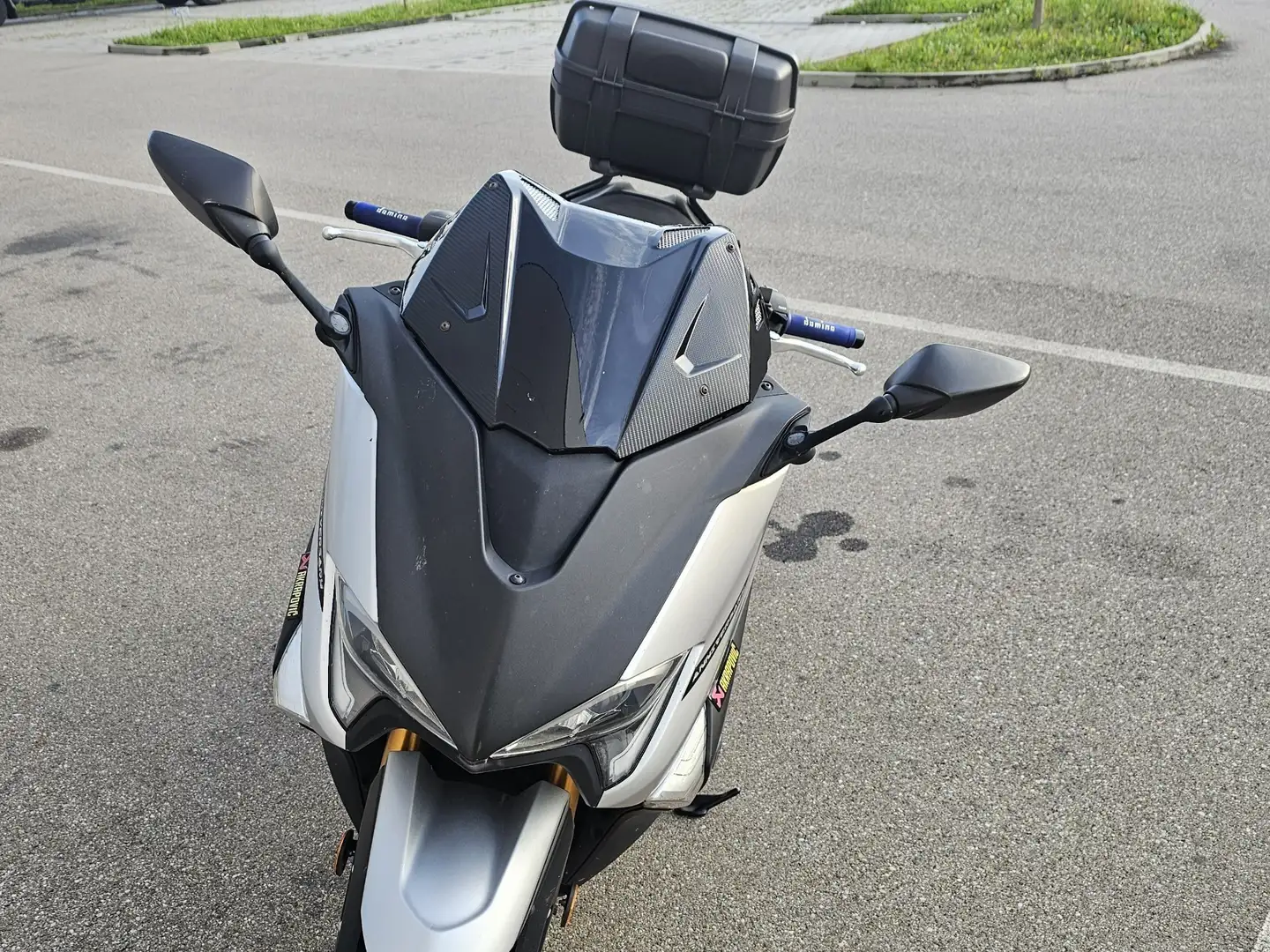 Yamaha TMAX 530 aktapovic.neu reifen neu kette super angeboten Šedá - 2