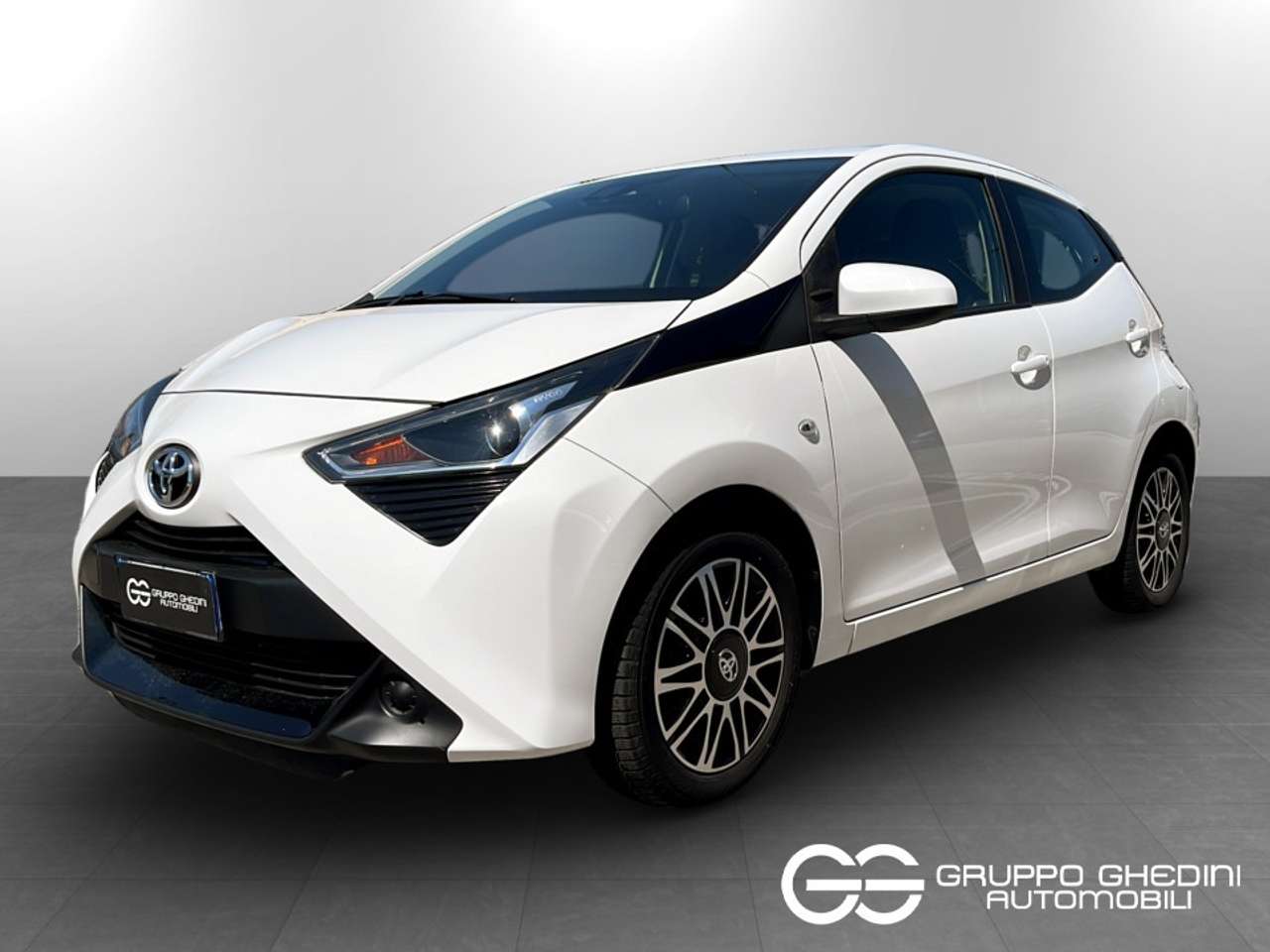 Toyota Aygo 5 Porte 1.0 VVT-i x-play