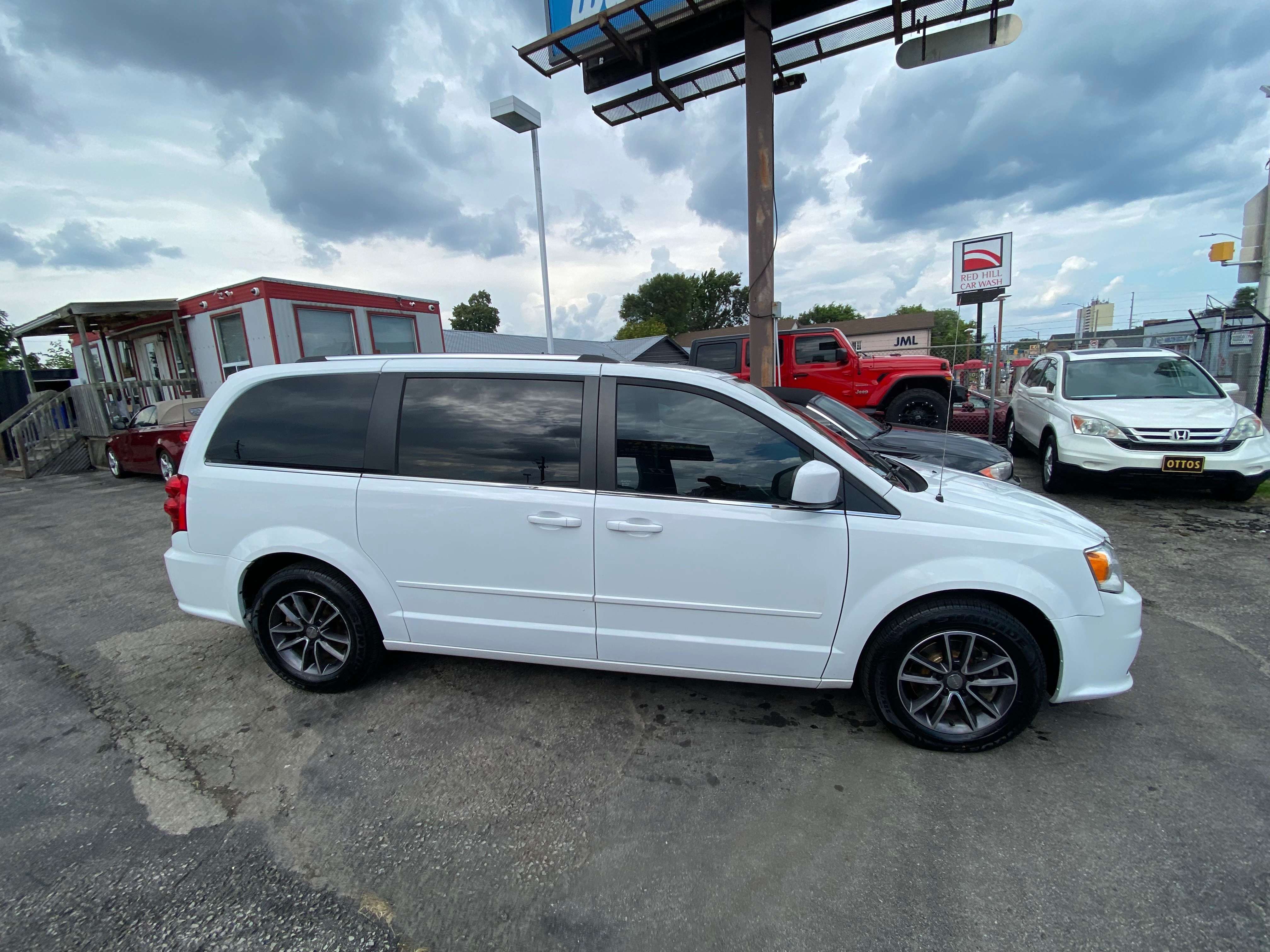 2016 Dodge Grand Caravan SXT Premium Plus — снимка 1