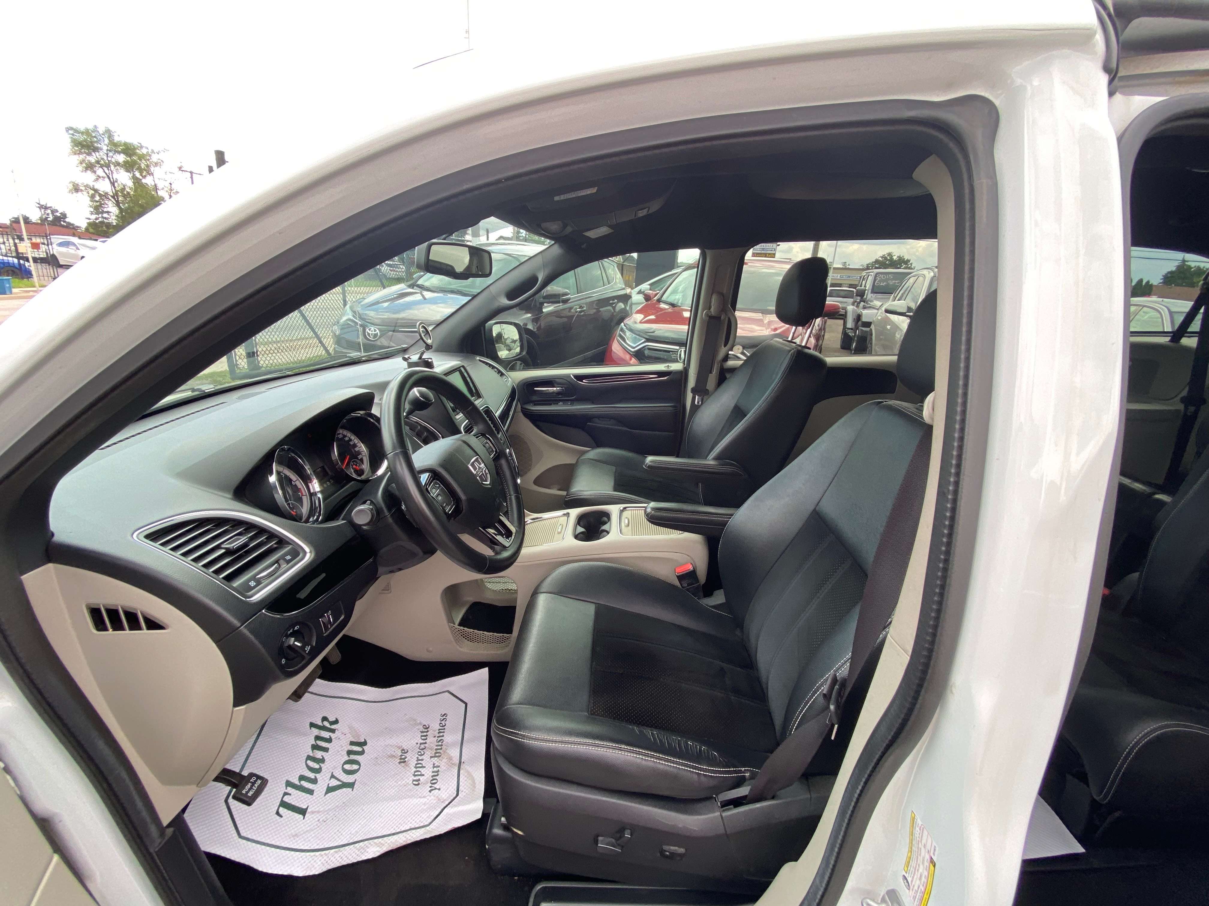 2016 Dodge Grand Caravan SXT Premium Plus — снимка 1