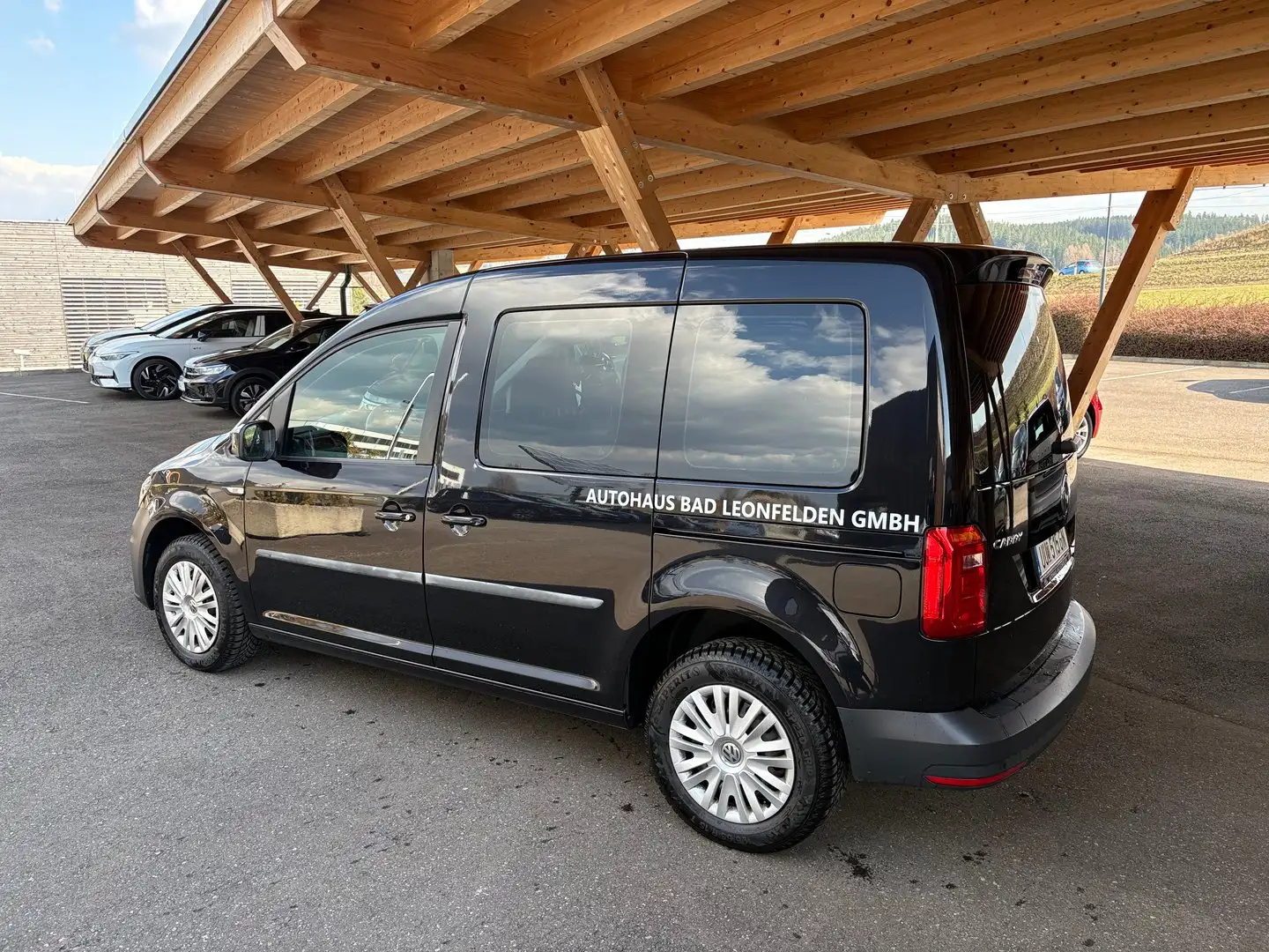 Volkswagen Caddy Trendline TSI Schwarz - 2