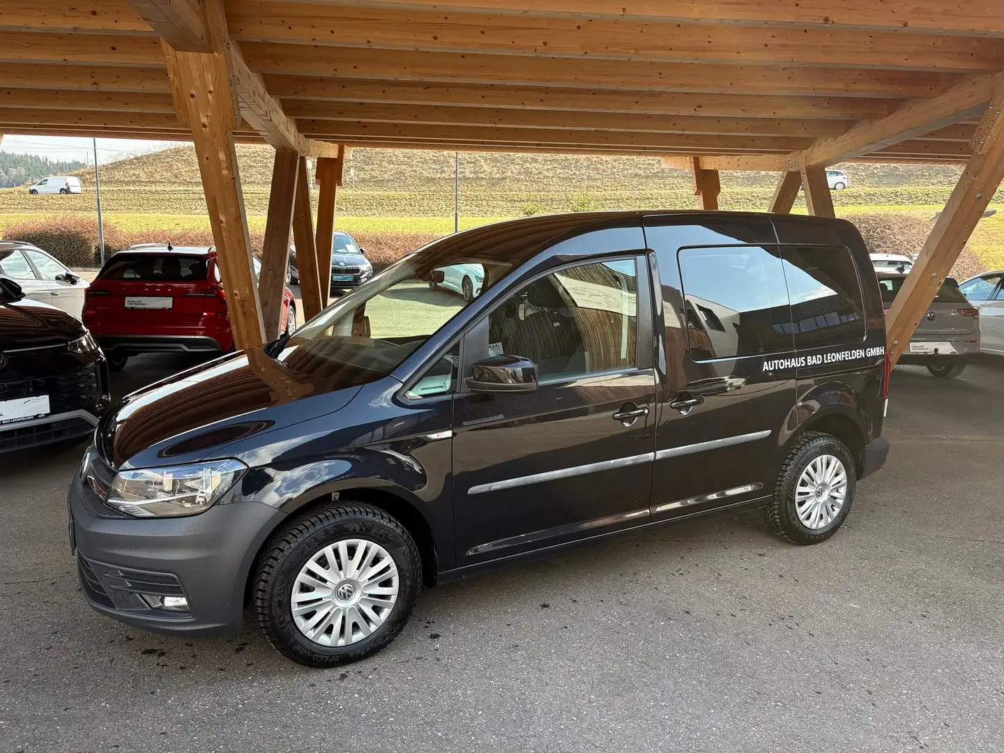 Volkswagen Caddy Trendline TSI Schwarz - 1
