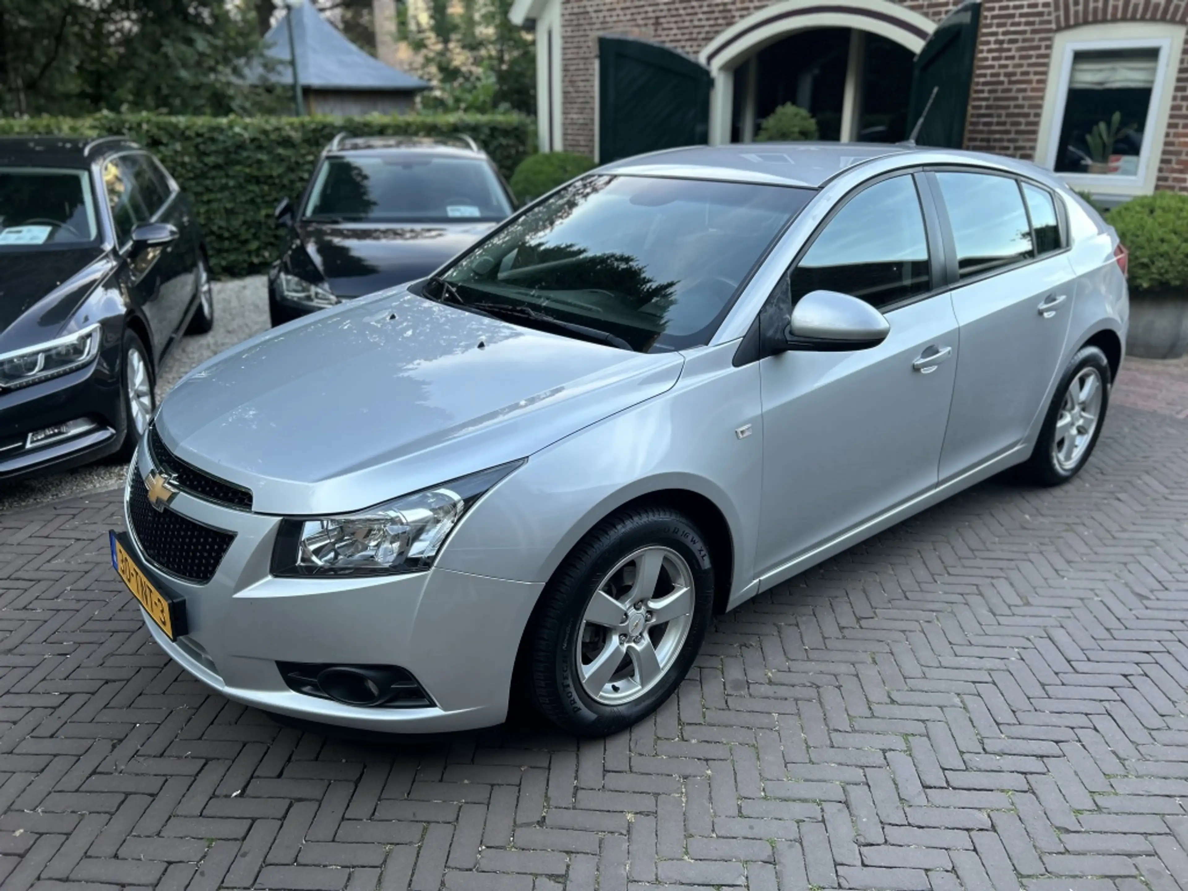Chevrolet Cruze 1.6 LT — photo 8