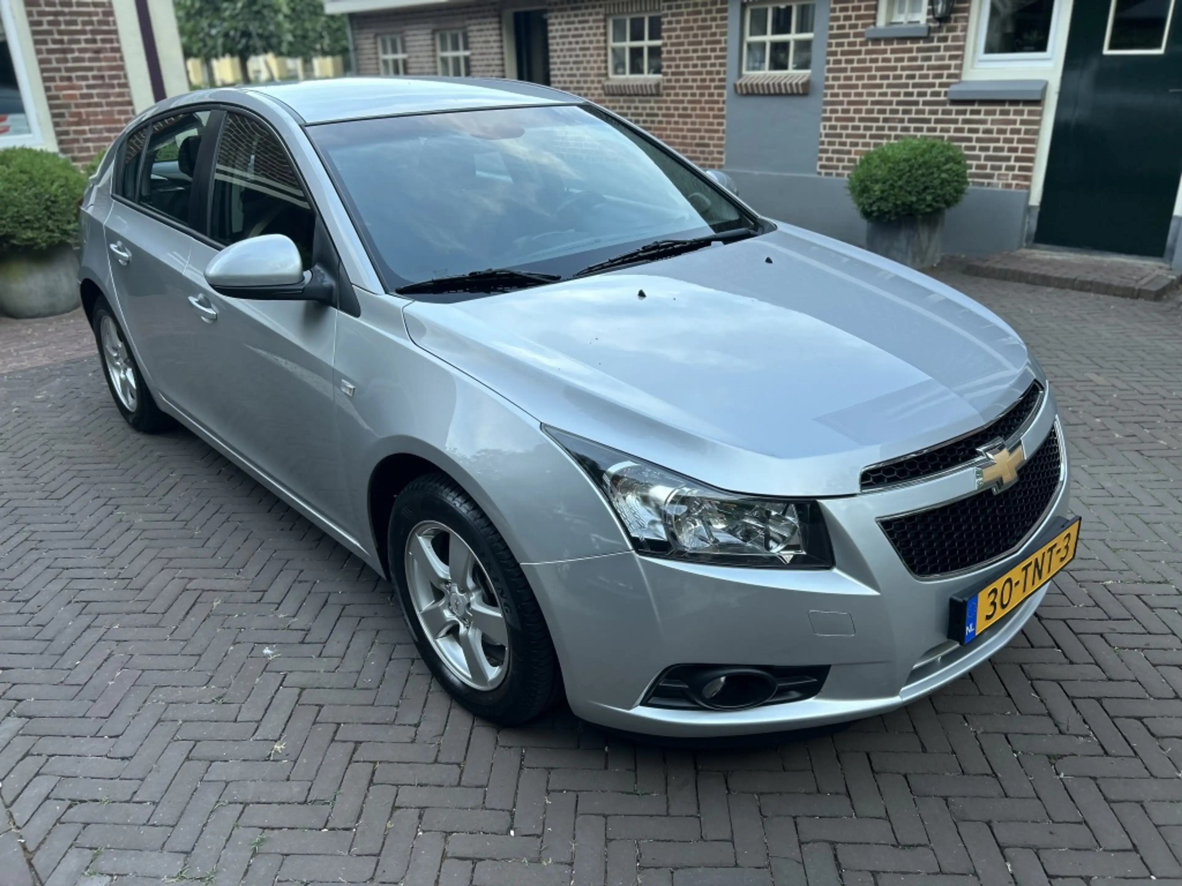 Chevrolet Cruze 1.6 LT — photo 9