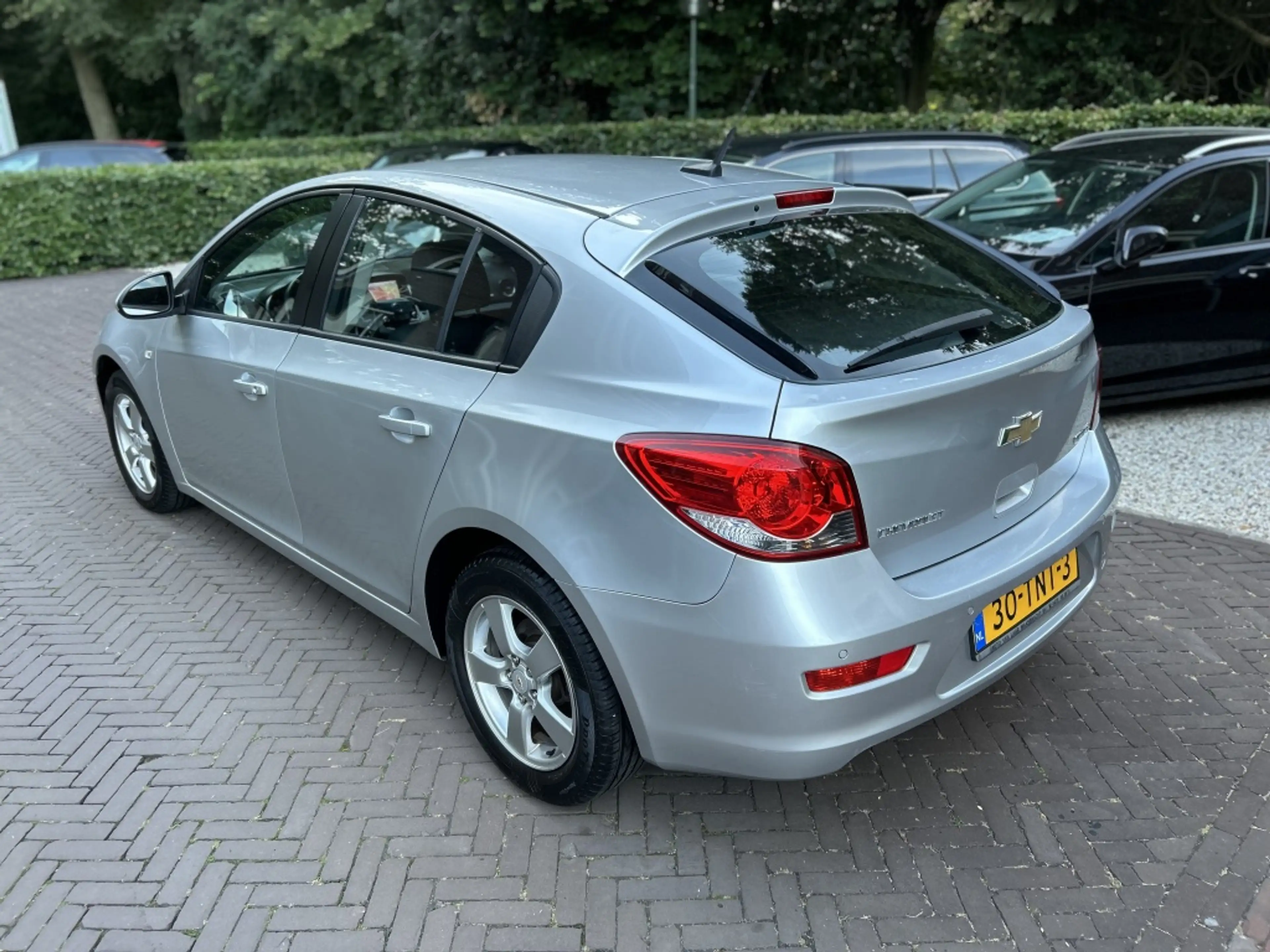Chevrolet Cruze 1.6 LT — photo 10