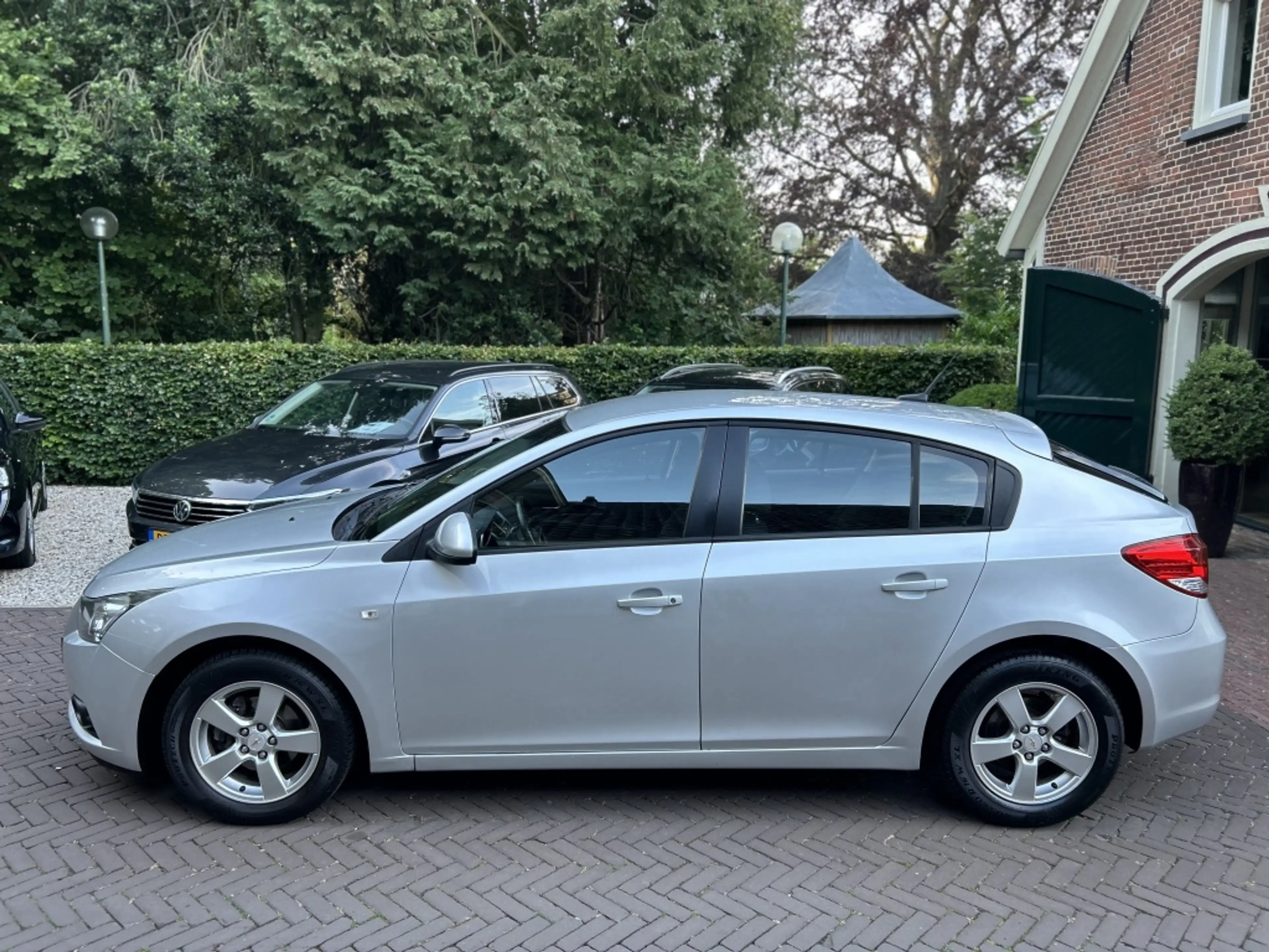 Chevrolet Cruze 1.6 LT — photo 11