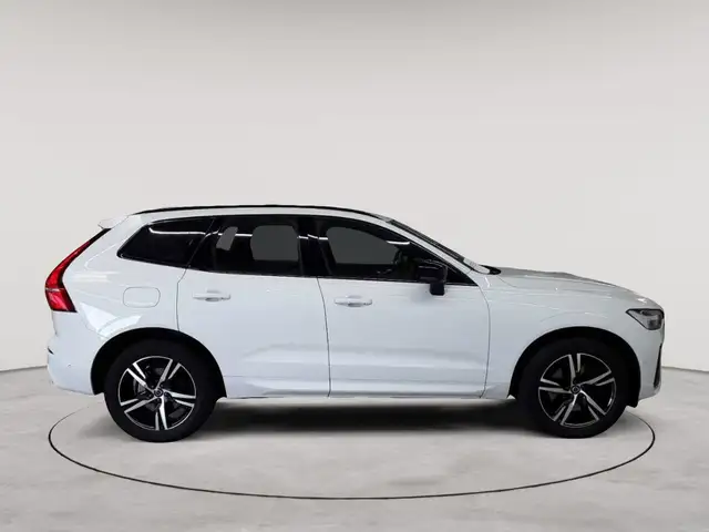 Volvo XC60 view 3