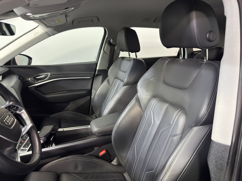 Audi Q8 55 e-tron quattro advanced — photo 13
