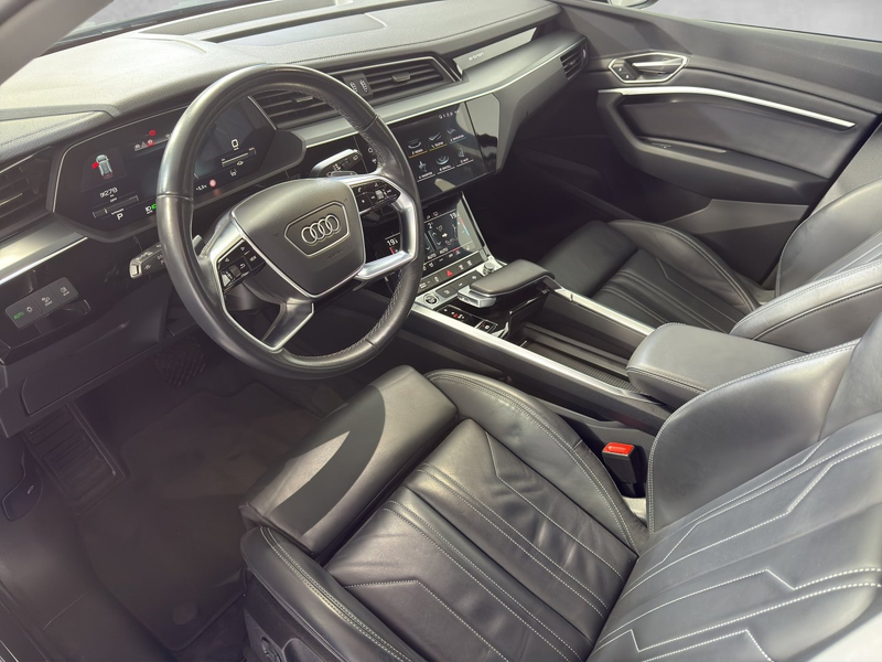 Audi Q8 55 e-tron quattro advanced — photo 6