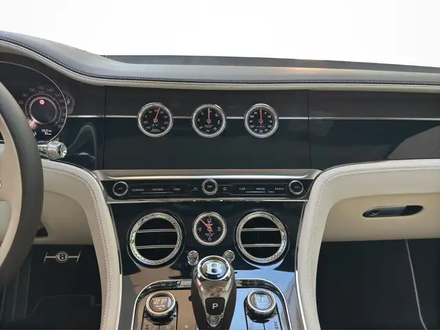 Bentley Continental GTC view 15